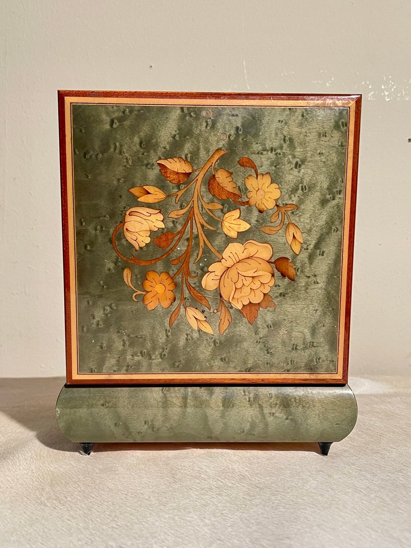 Cofanetto in legno di radica verde pregiata – «Eleganza Fiorentina»