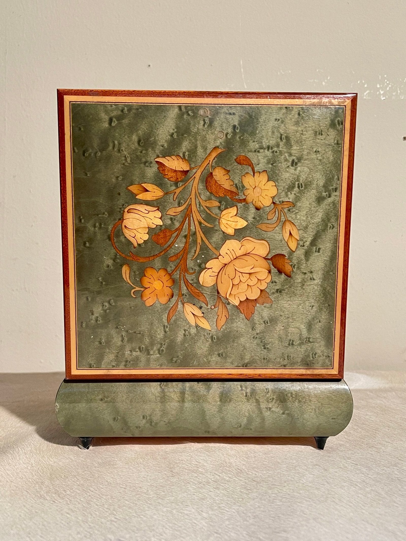 Cofanetto in legno di radica verde pregiata – «Eleganza Fiorentina»