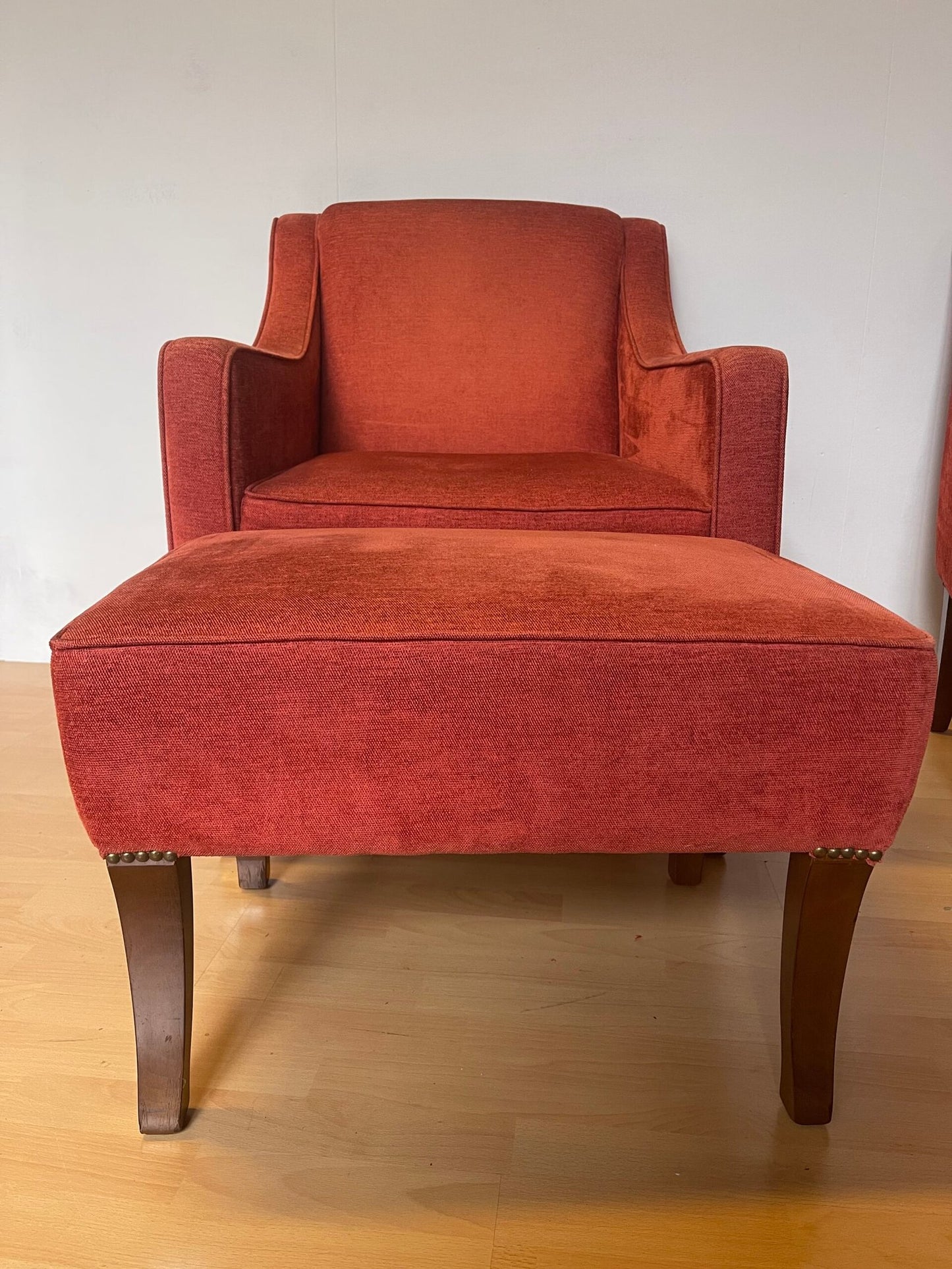 Coppia di poltrone vintage con poggiapiedi