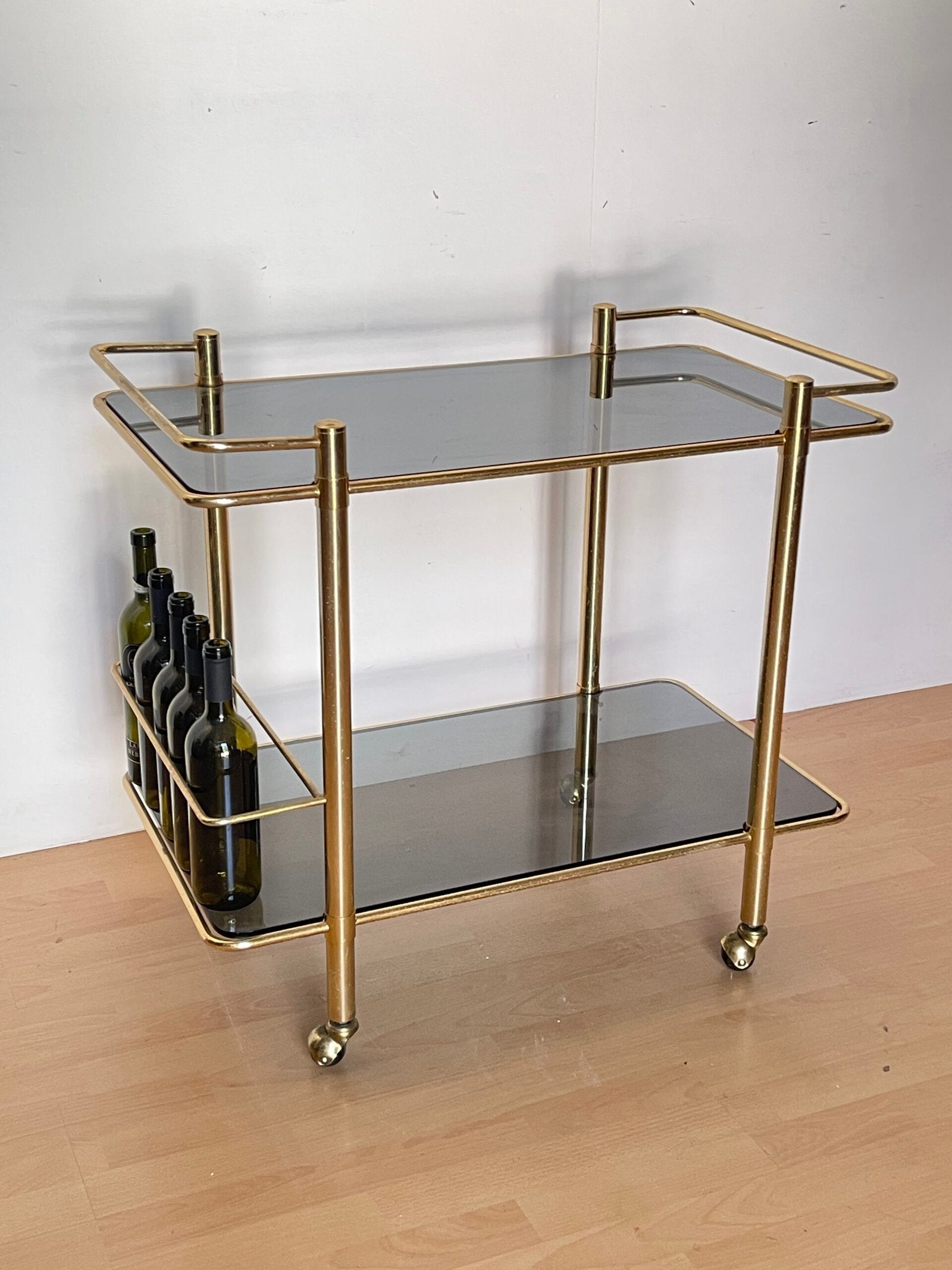 Carrello Bar vintage in Ottone e Vetro Fumé «Golden Lounge»