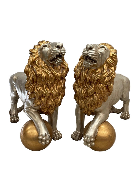 Coppia di Leoni Imperiali Dorati in posa regale