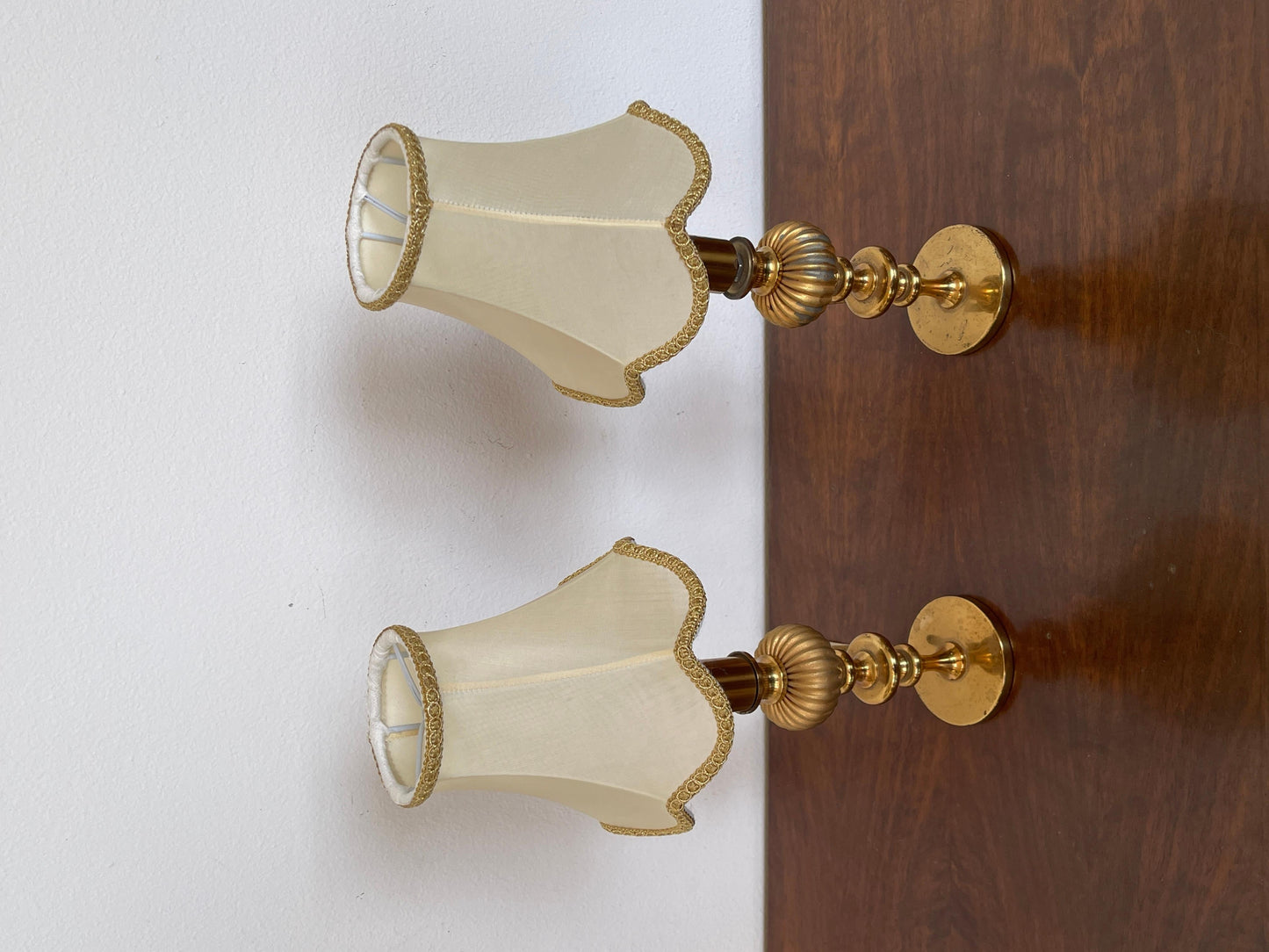 Coppia di lampade da comodino italiane vintage anni '80 in ottone e metallo