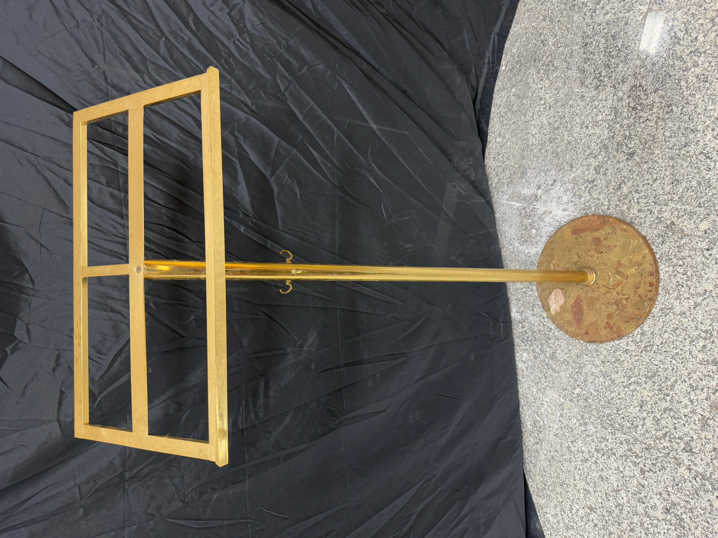 Leggio altare in ottone con base in marmo italiano vintage anni '90