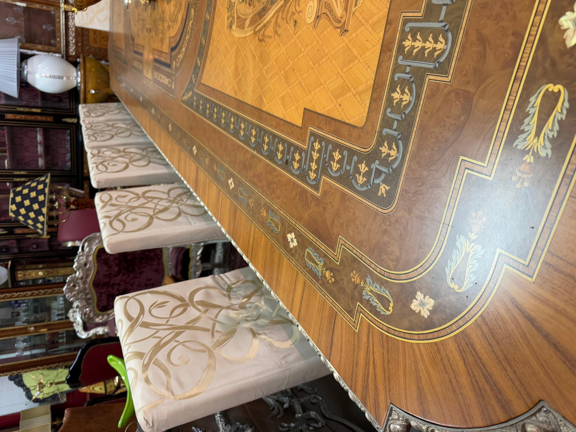 Grande tavolo de pranzo italiano stile imperio più 12 sedie anni '60