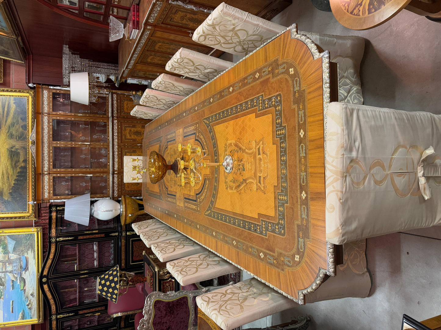 Grande tavolo de pranzo italiano stile imperio più 12 sedie anni '60