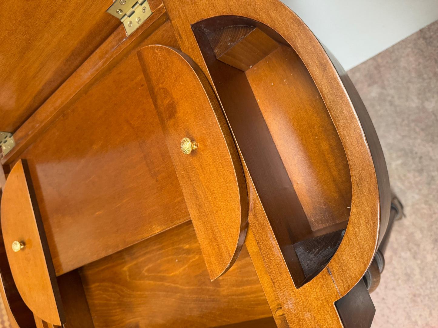 Tavolino intarsiato italiano vintage anni '90