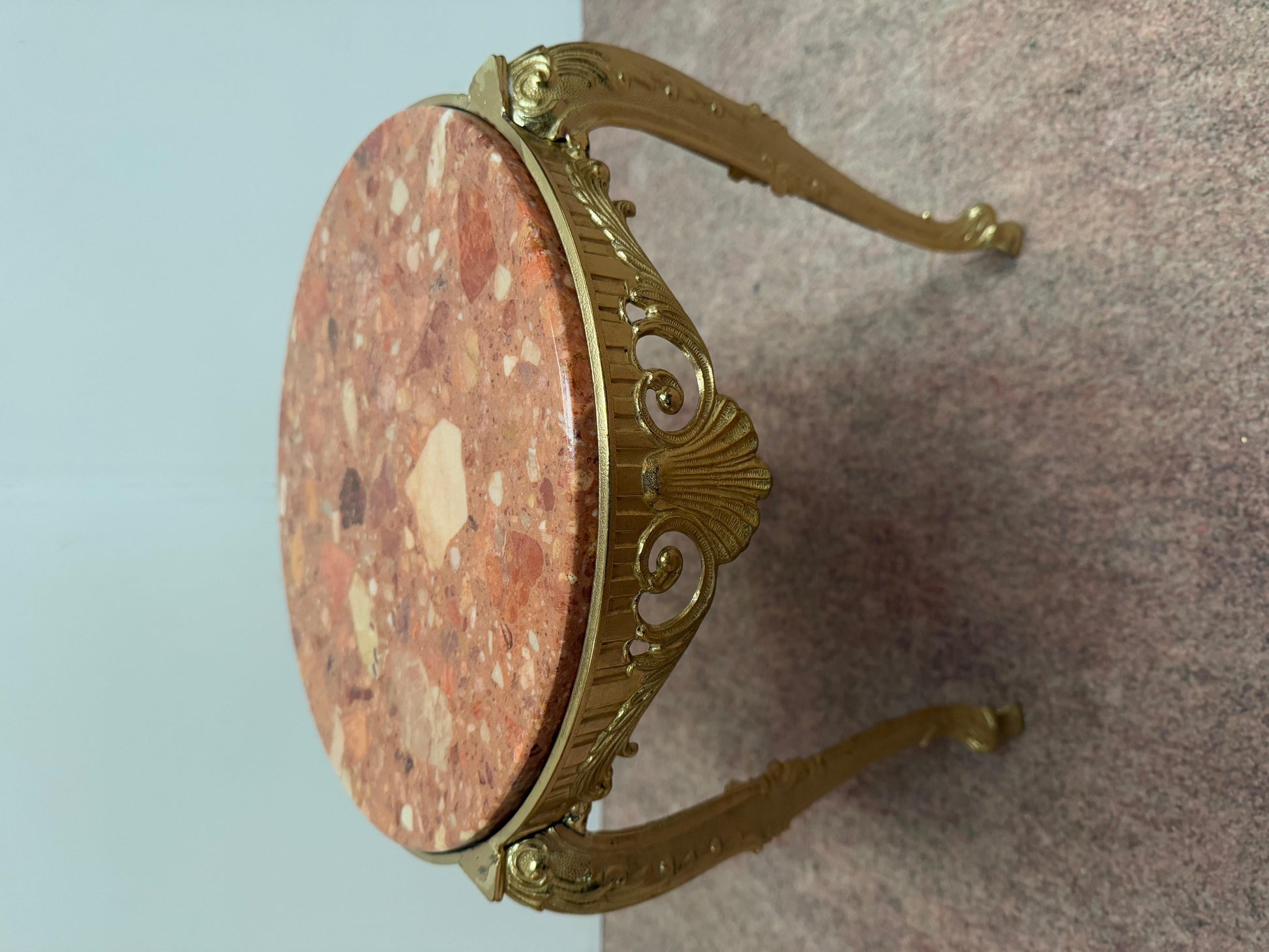 Classici tavolini italiani di lusso in bronzo e marmo, anni '70