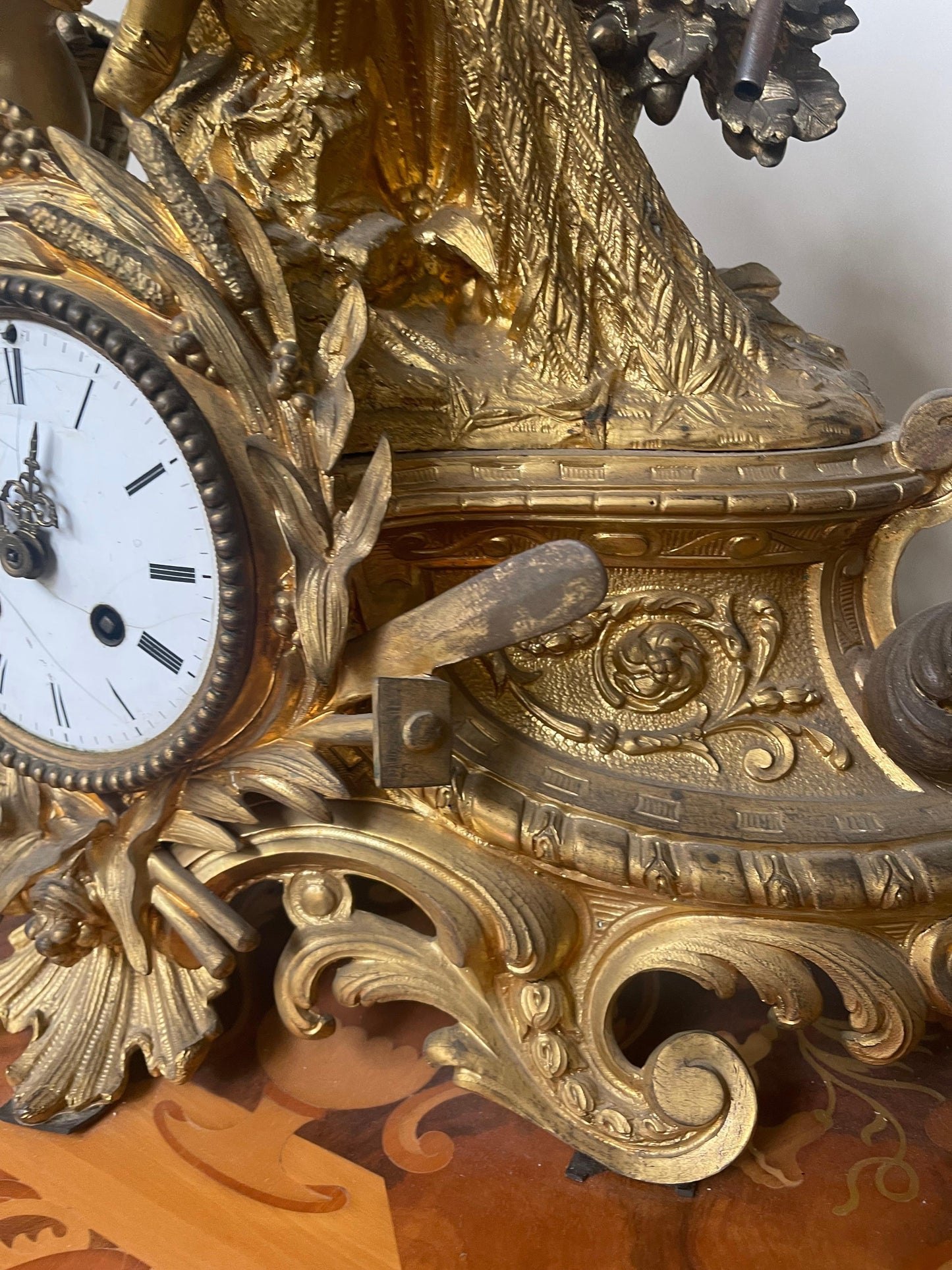 Capolavoro Orologio da appoggio in bronzo dorato XIX