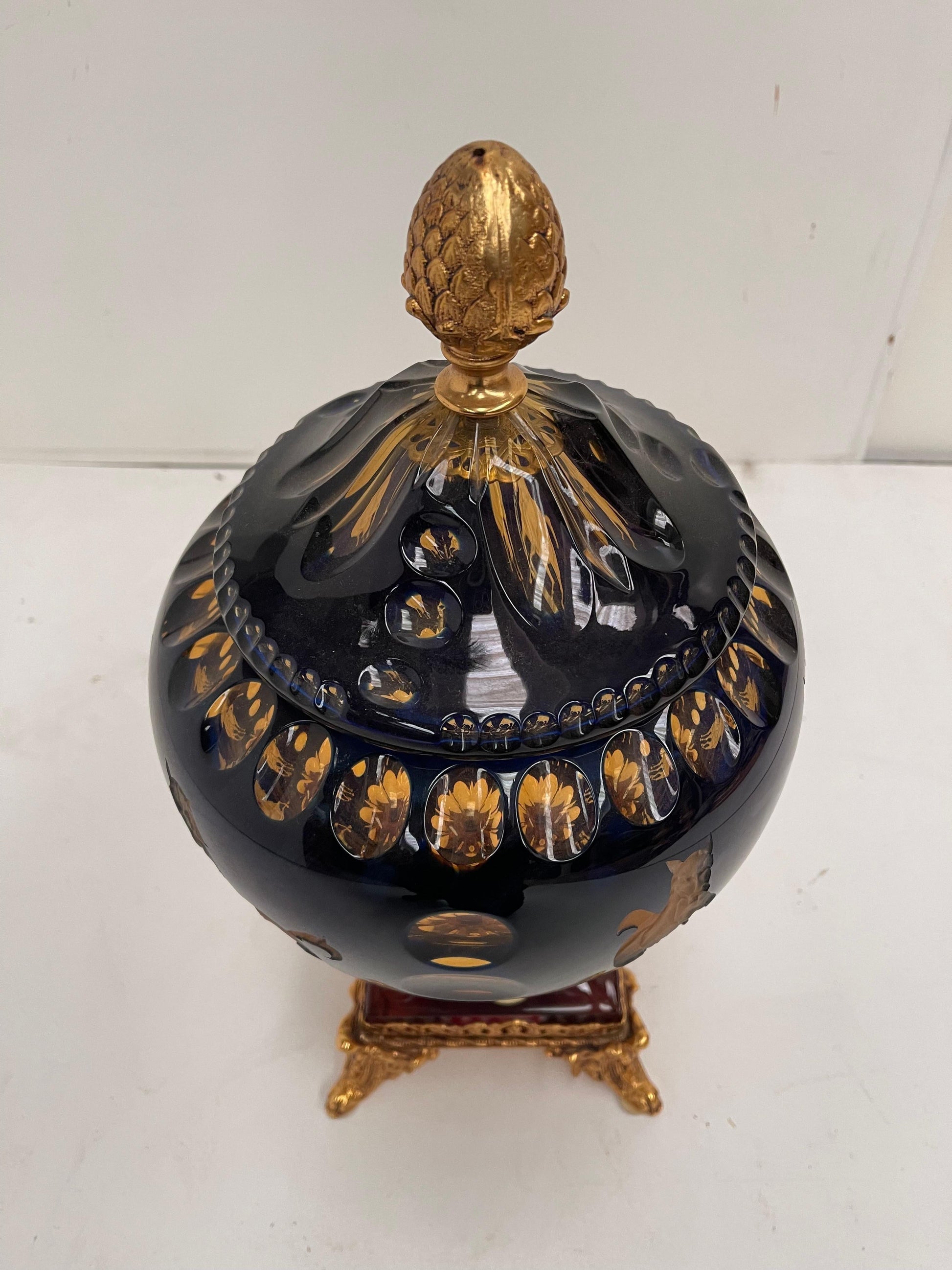 Prezioso Cristallo molato a mano con decorazione in bronzo dorato