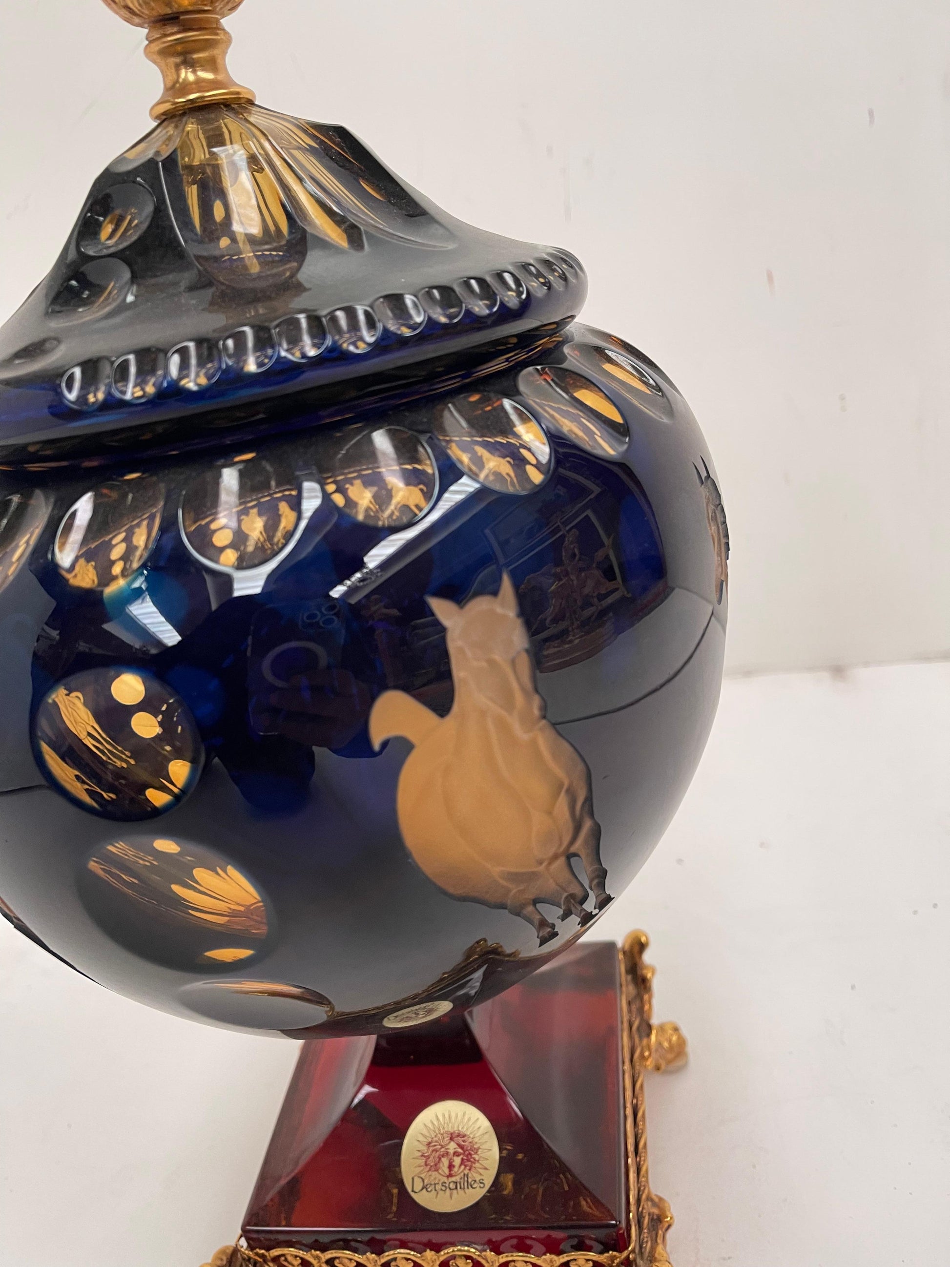 Prezioso Cristallo molato a mano con decorazione in bronzo dorato