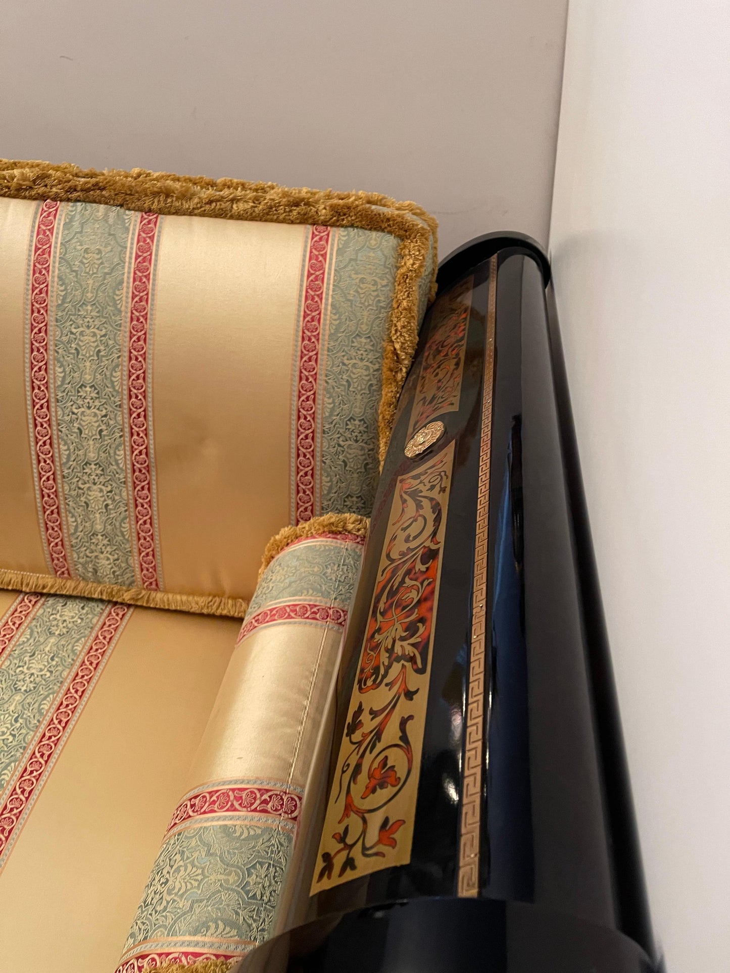 Divano versailles con intarsio di ottone stile Charles boulle