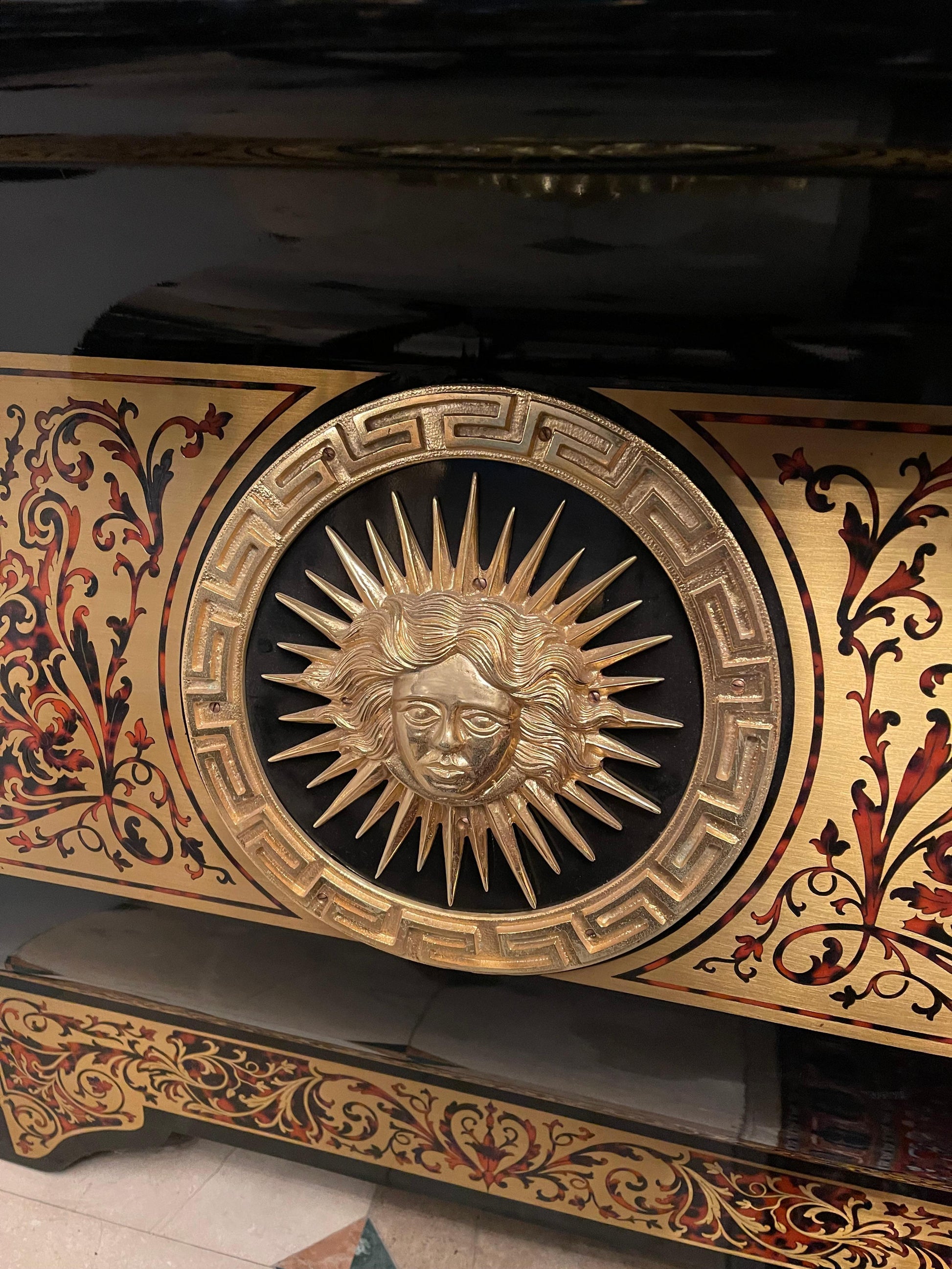 Divano versailles con intarsio di ottone stile Charles boulle