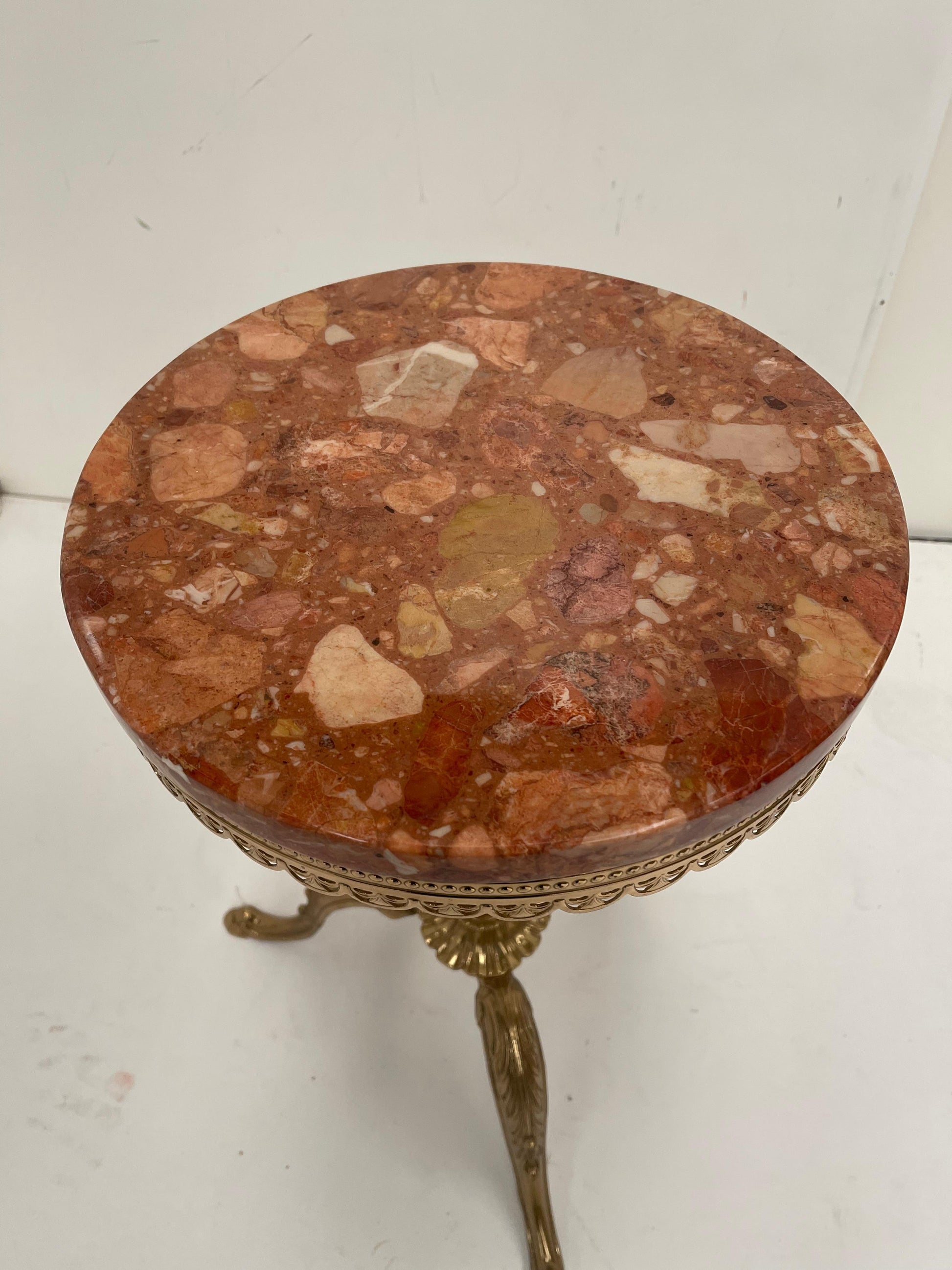 Tavolino da caffè rotondo vintage francese in marmo e ottone