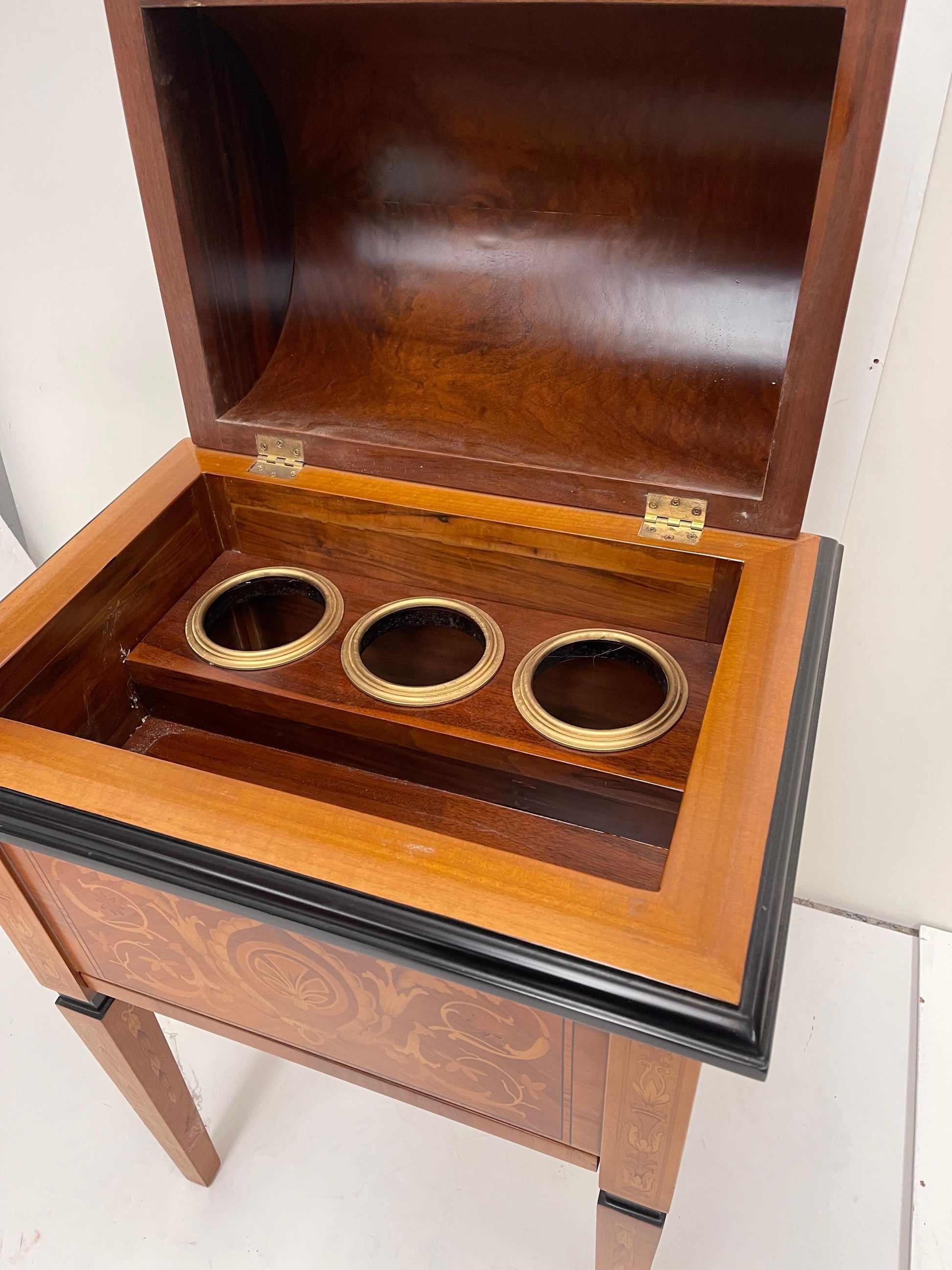 Art Nouveau Bar for sale in legno