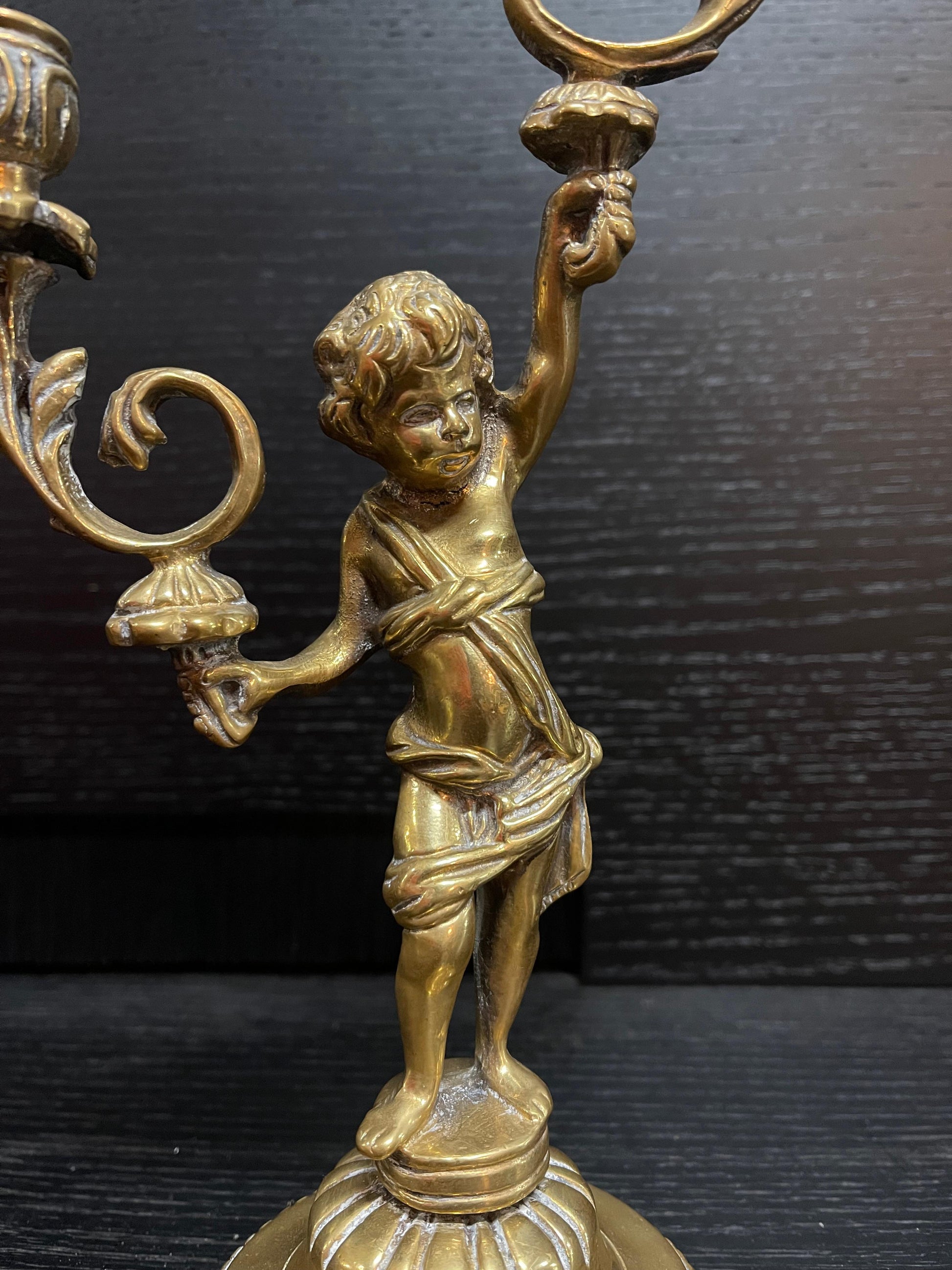 Candelabro antico in bronzo dorado