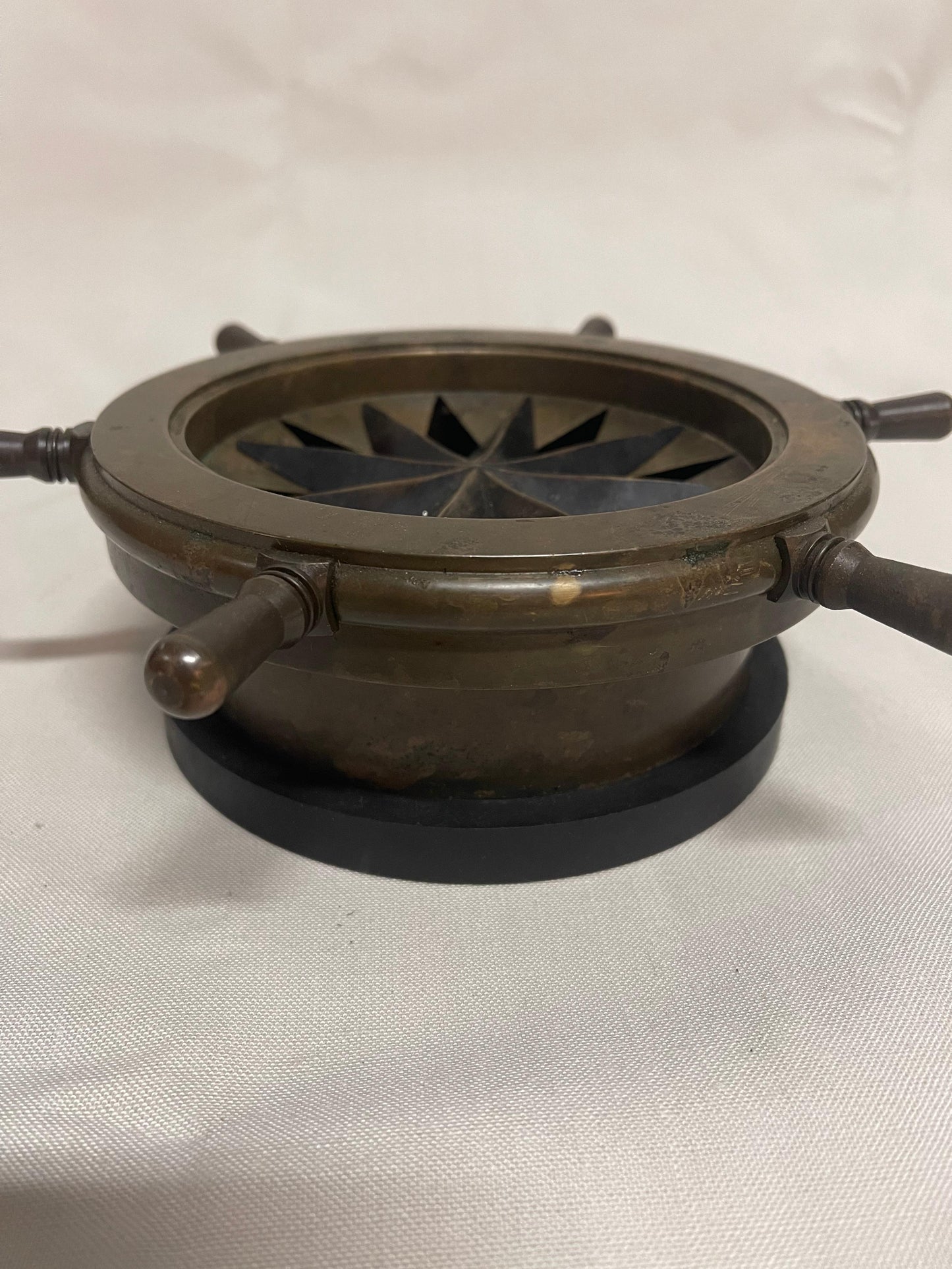 Posacenere stella di mare in ottone 1920