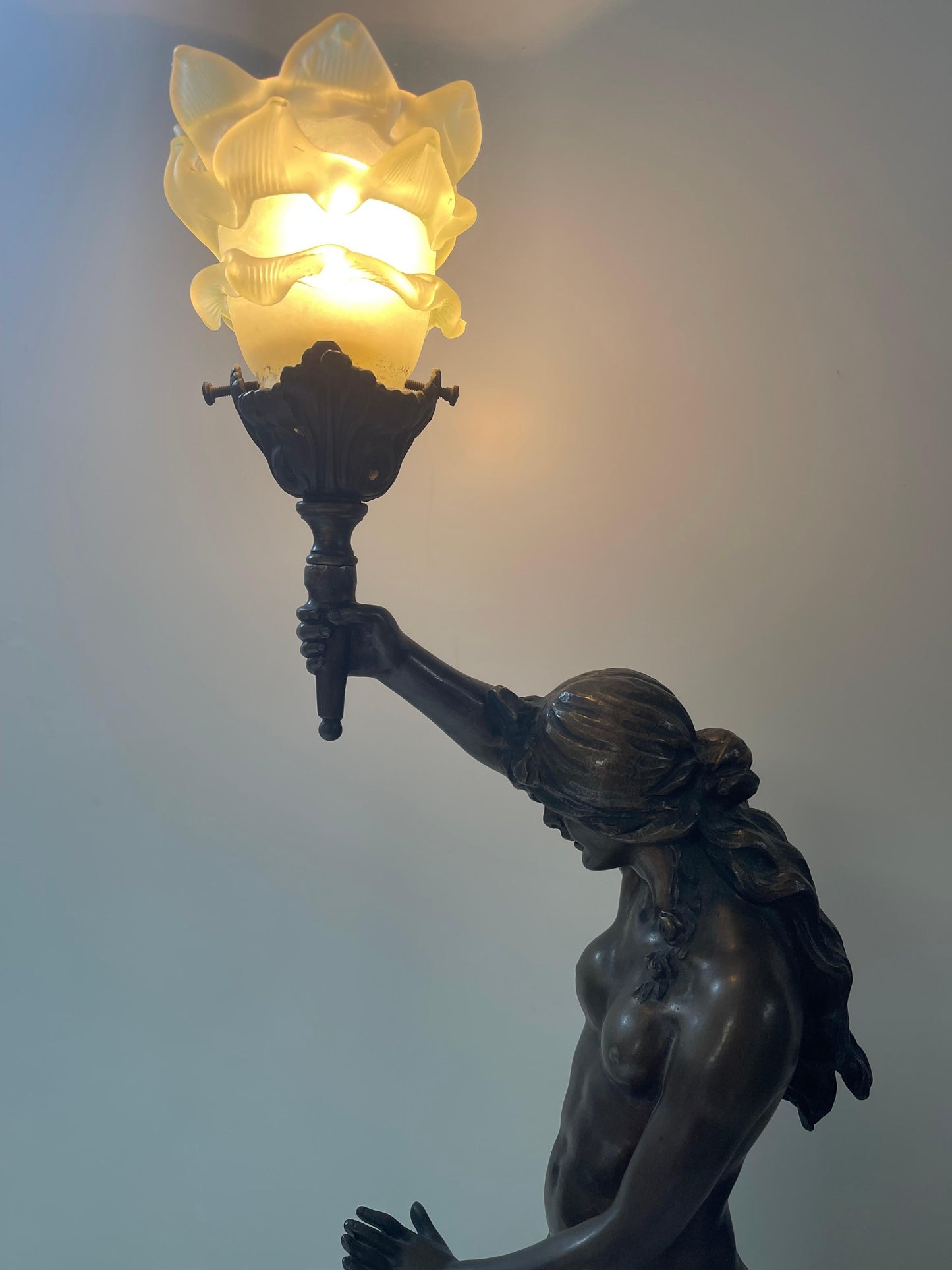 Bellisima Lampade statue donna bronzo anni 70