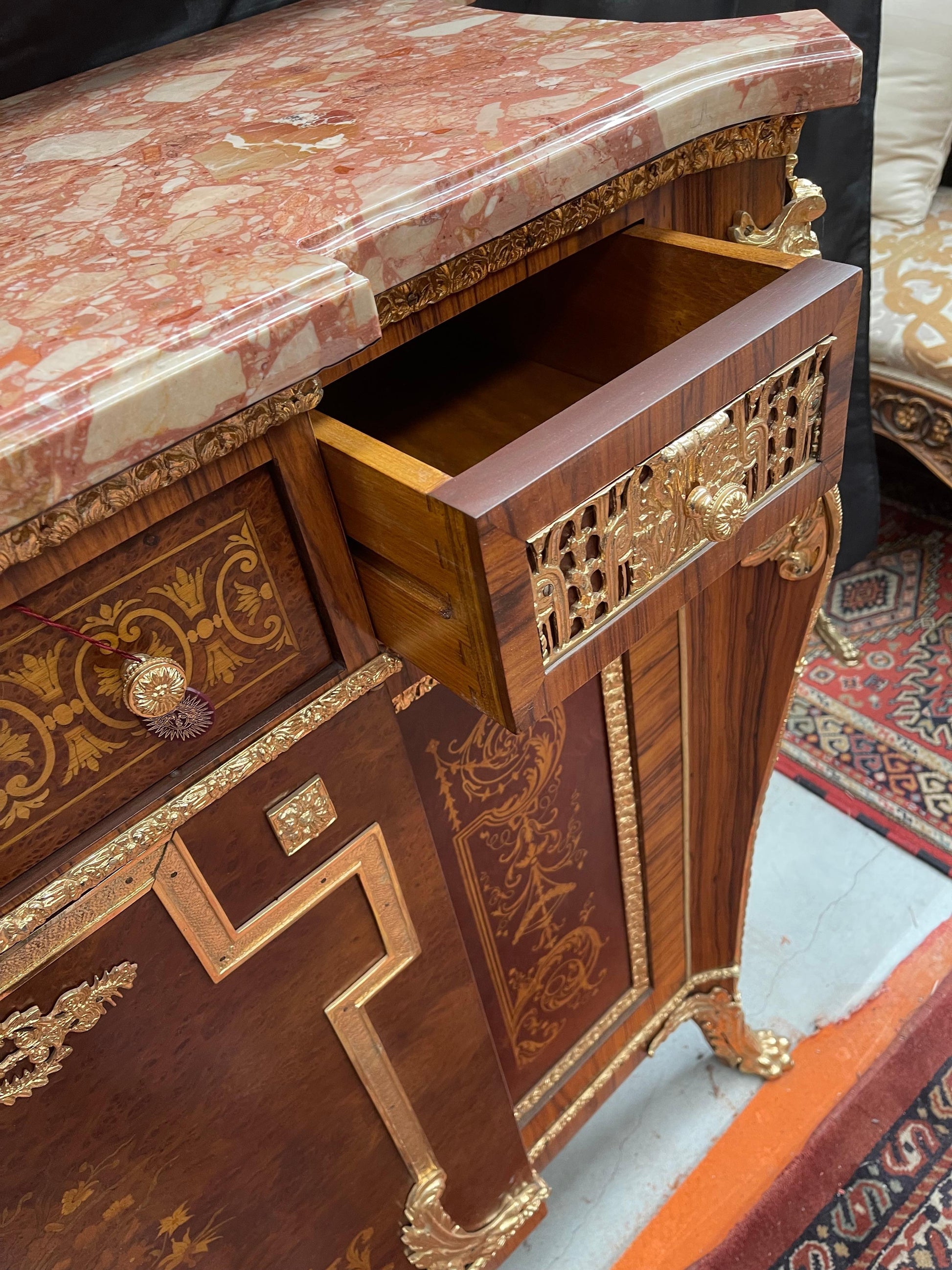 Bellisima Credenza Francese 1970