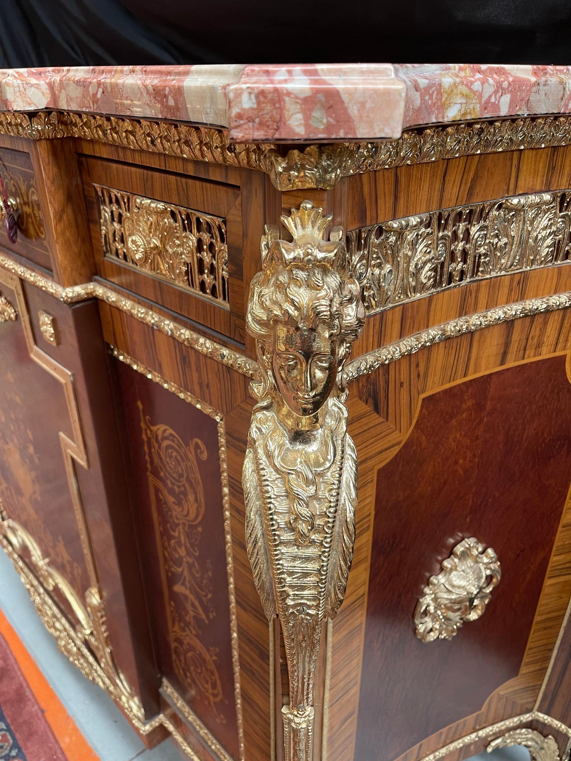 Bellisima Credenza Francese 1970