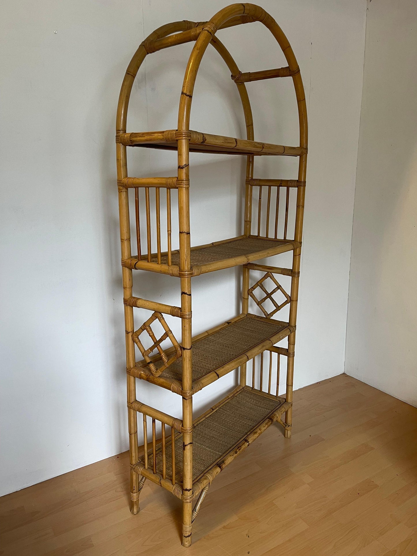 Mensole vintage in bambu e rattan anni 1970