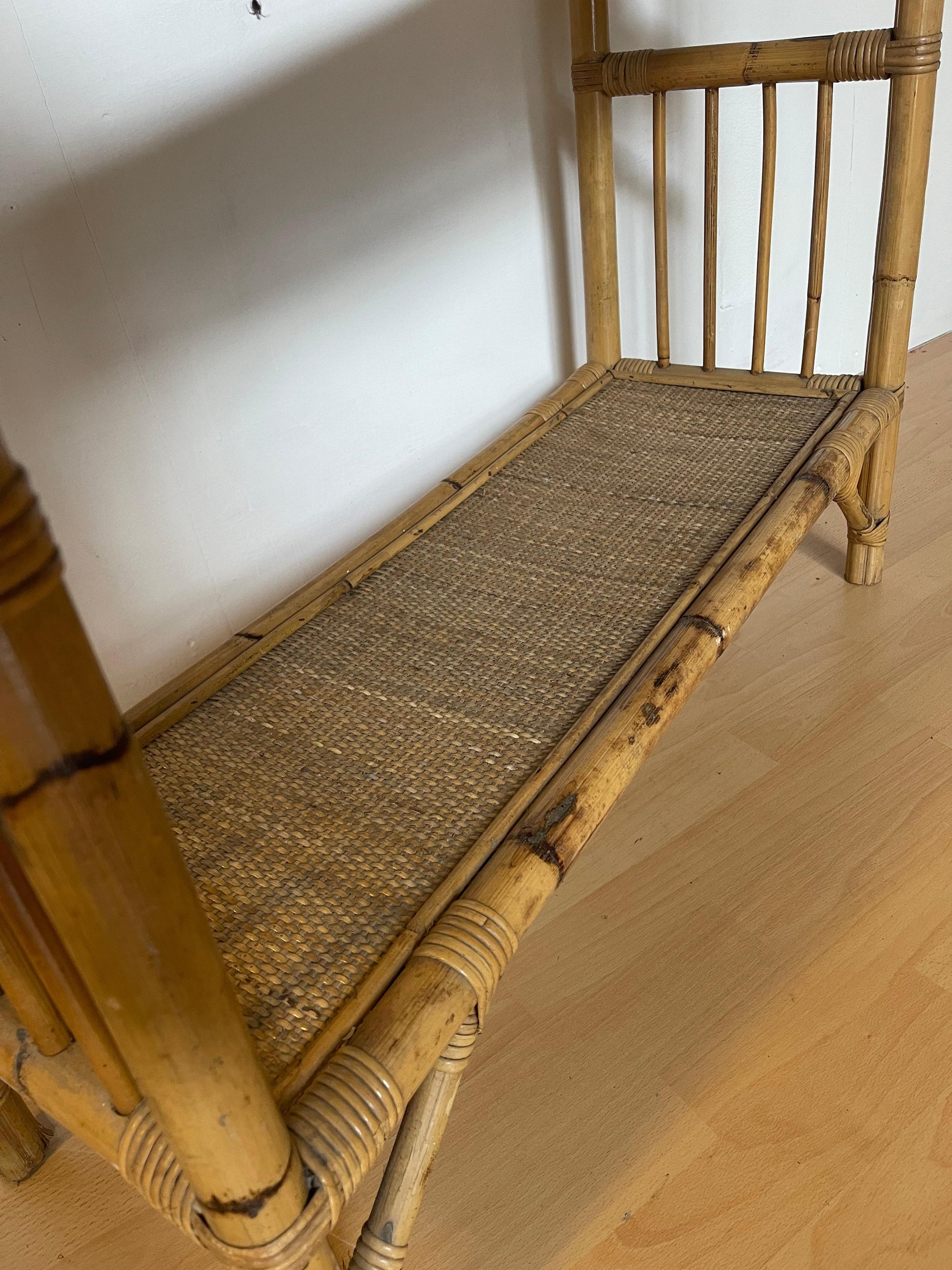 Mensole vintage in bambu e rattan anni 1970