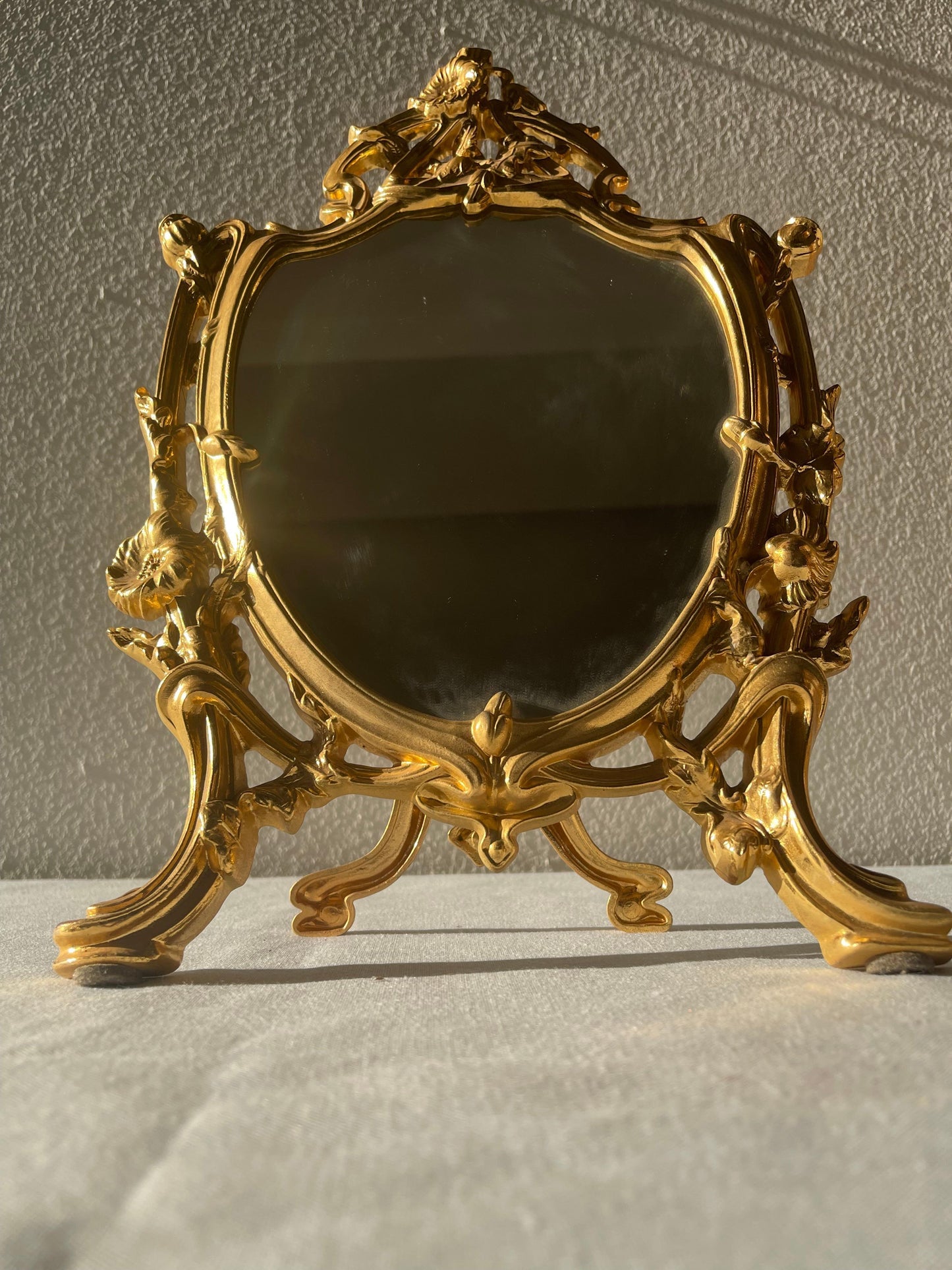 Splendido specchio in bronzo da tavolo italiano stile francese anni '90