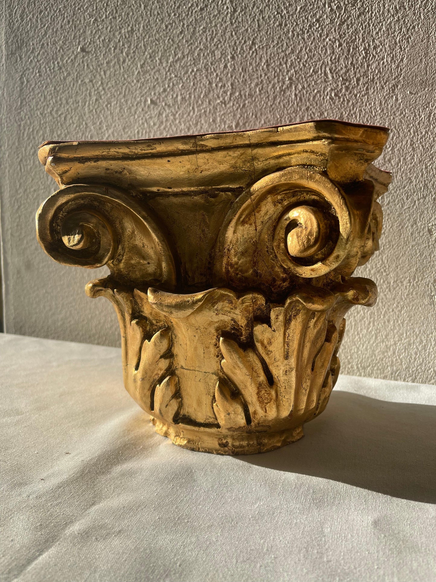 Capitelli in legno intagliato Italiano Secolo metà XX