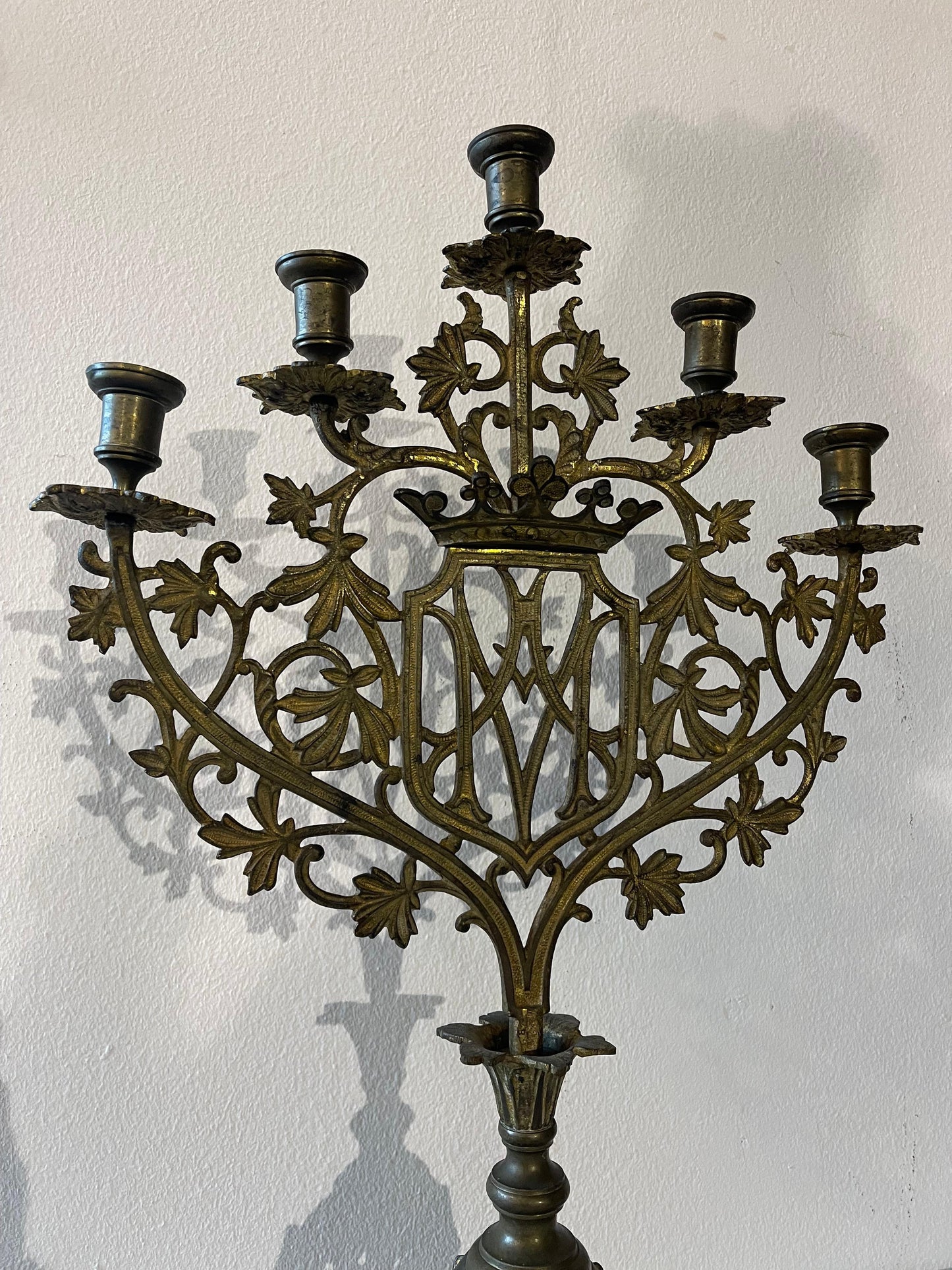 Coppia di Candelabro francese del XIX secolo in stile gotico a 5 luci