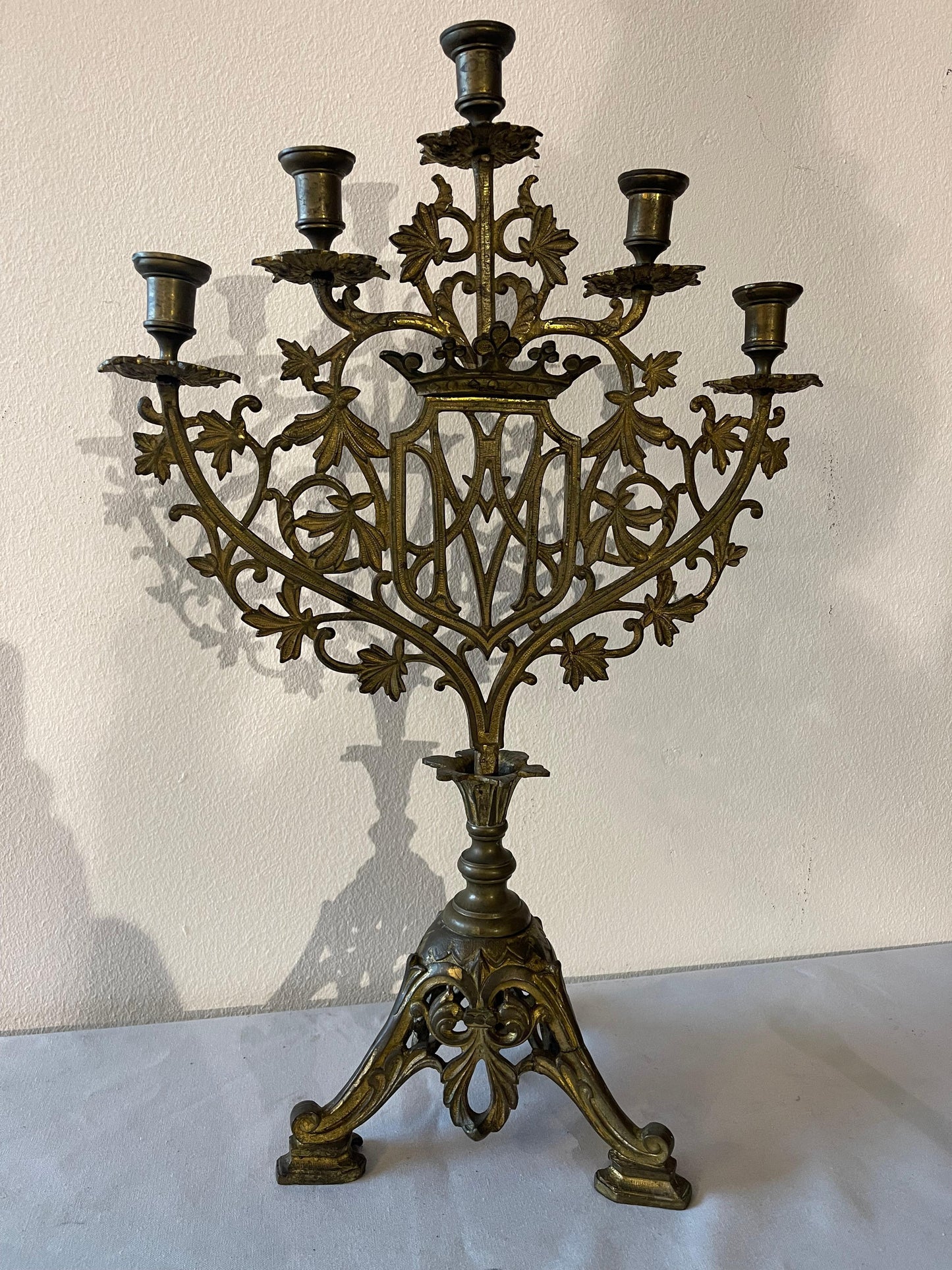 Coppia di Candelabro francese del XIX secolo in stile gotico a 5 luci