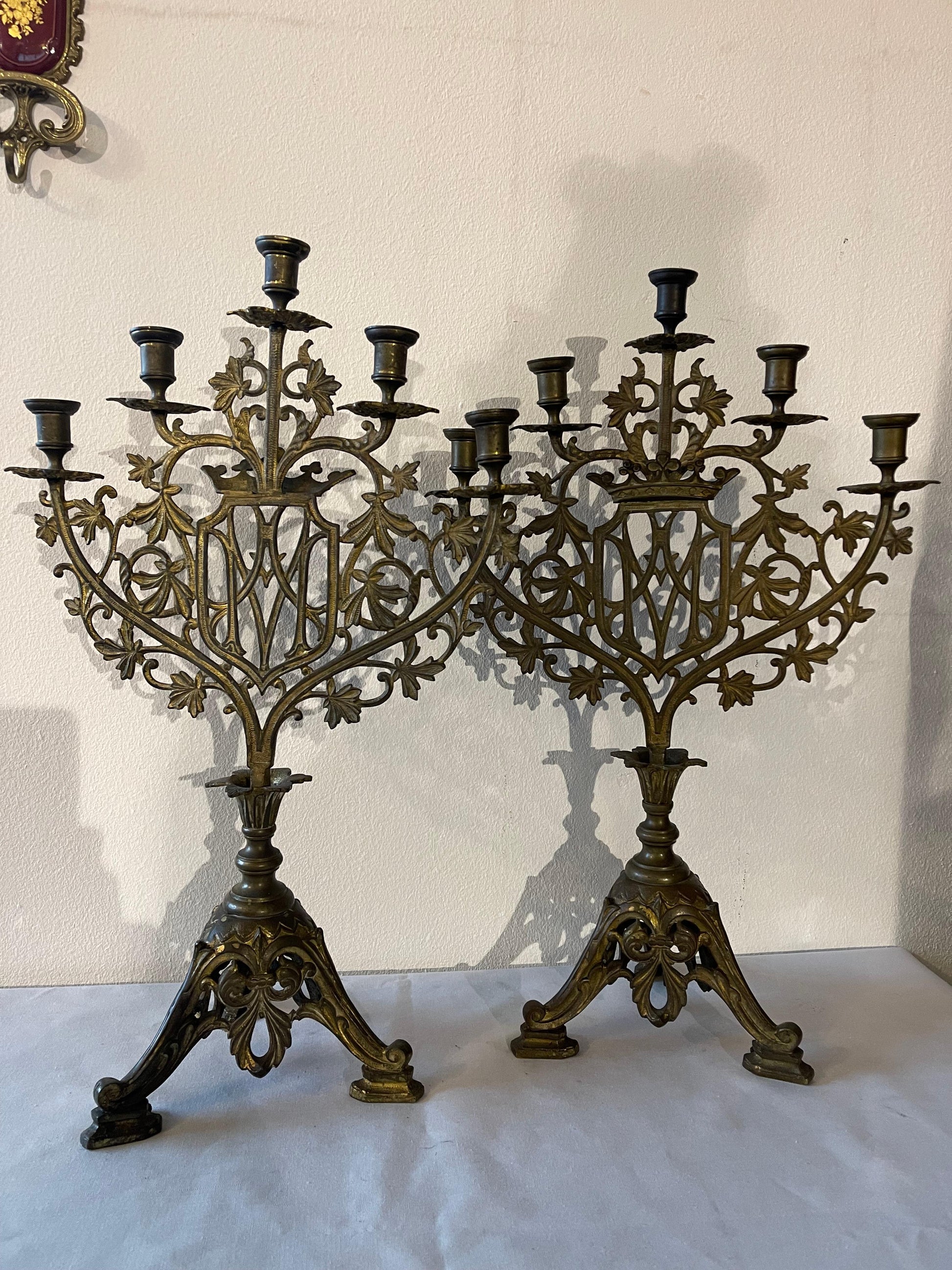 Coppia di Candelabro francese del XIX secolo in stile gotico a 5 luci