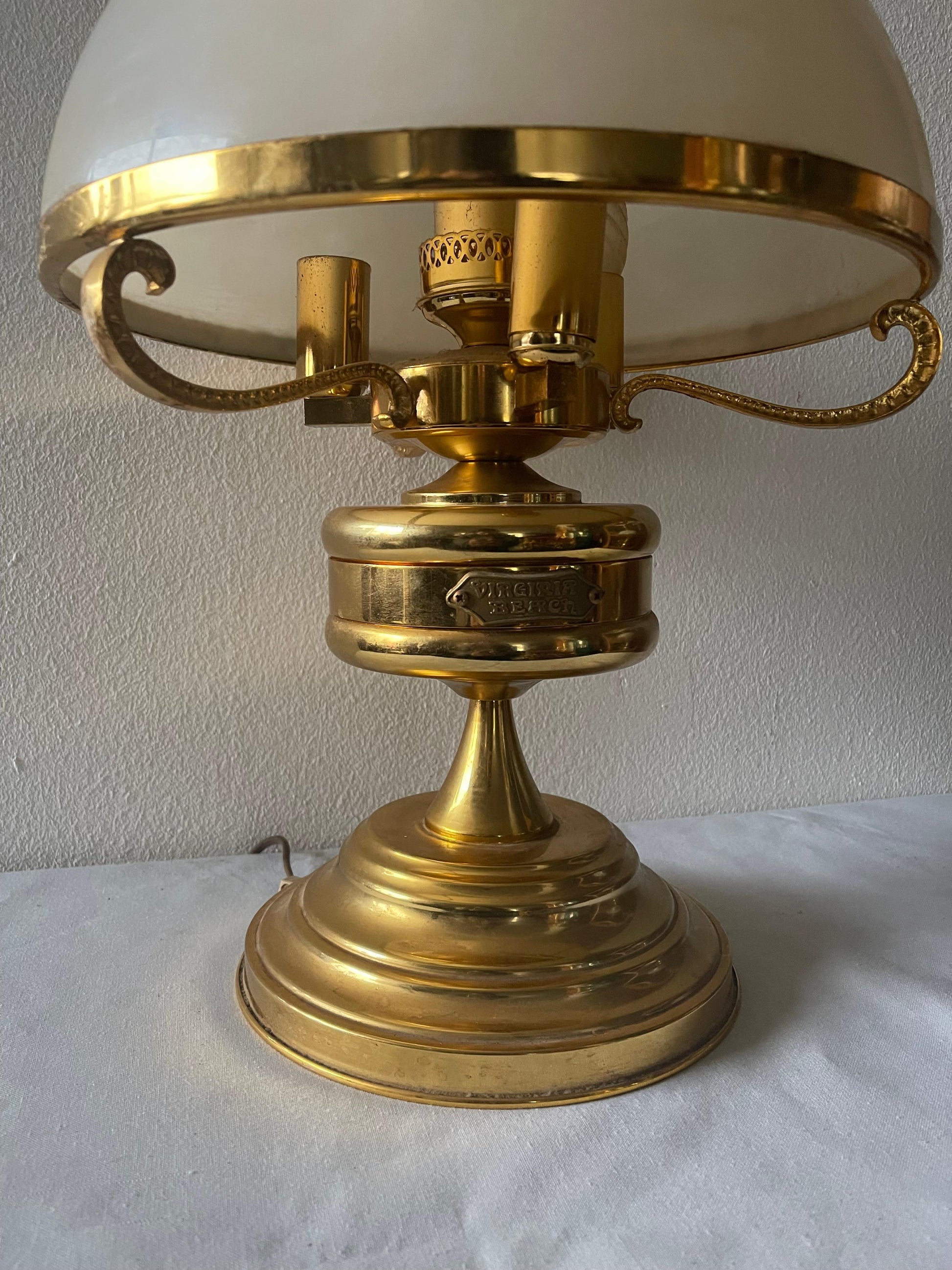 Lampada da tavolo in ottone e vetro italiano stile modernariato anni '90