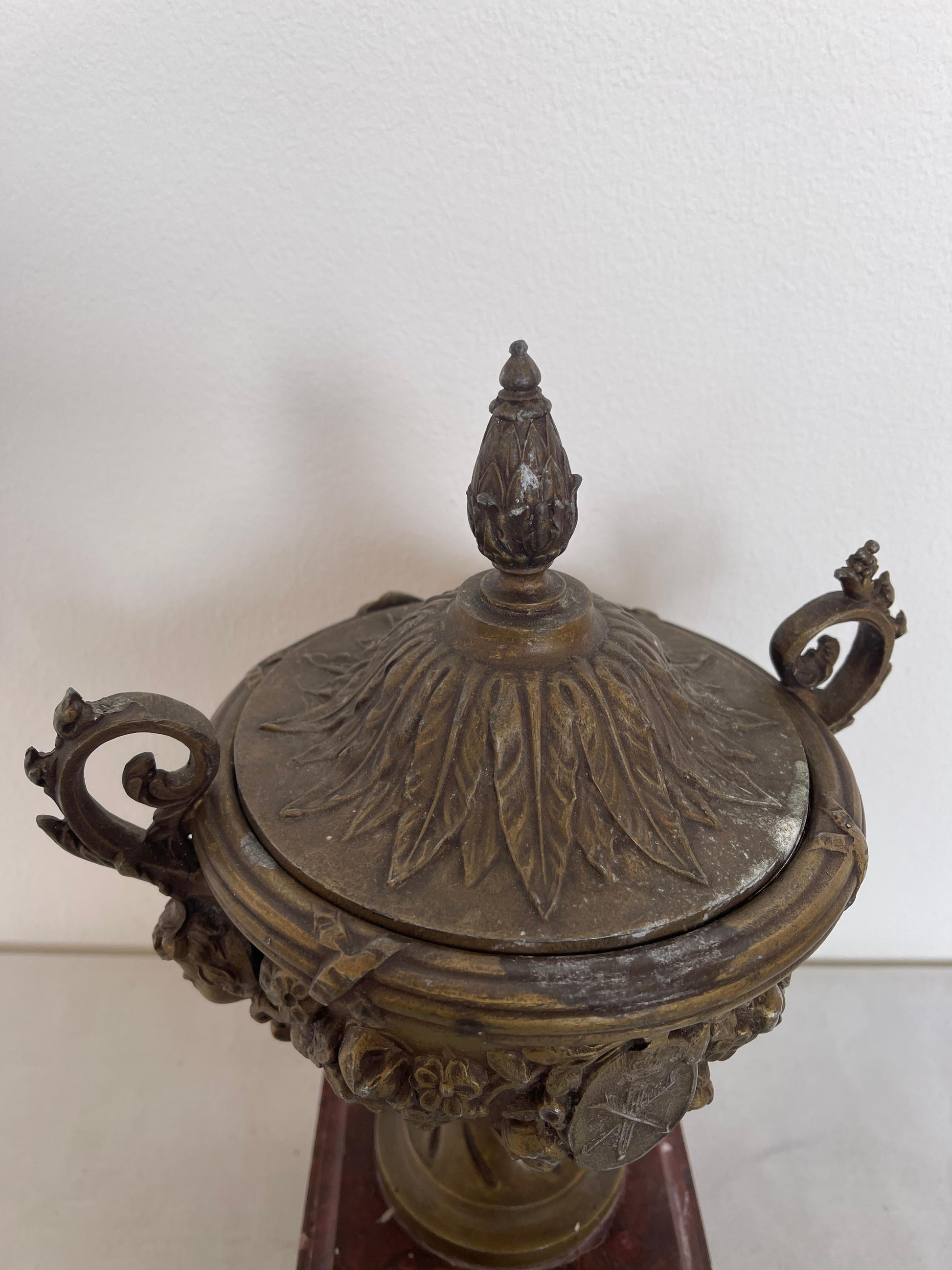 Raro vaso antico in bronzo e marmo francese XIX secolo