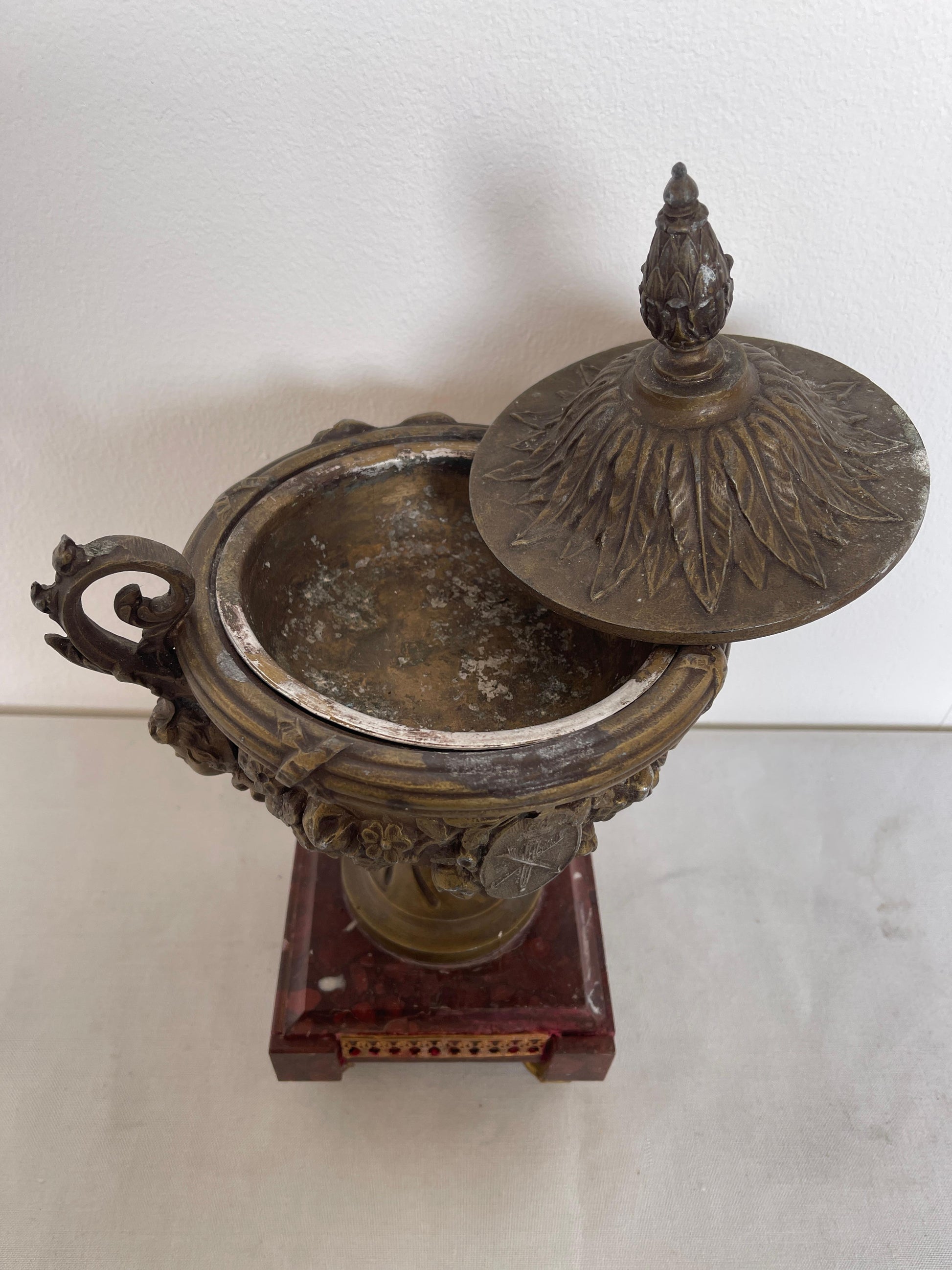 Raro vaso antico in bronzo e marmo francese XIX secolo