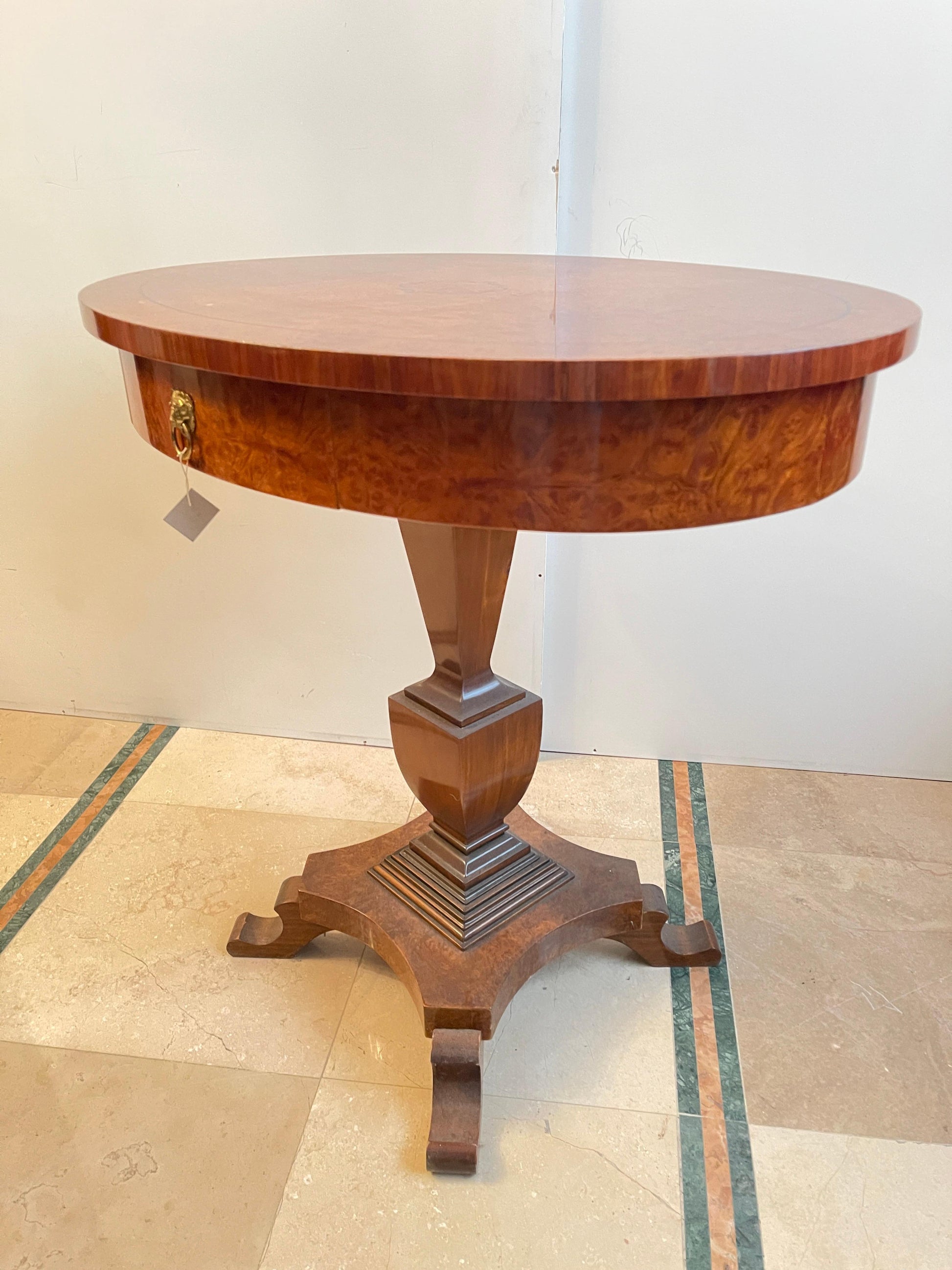 Tavolino in legno stile Biedermeier italiano XX secolo