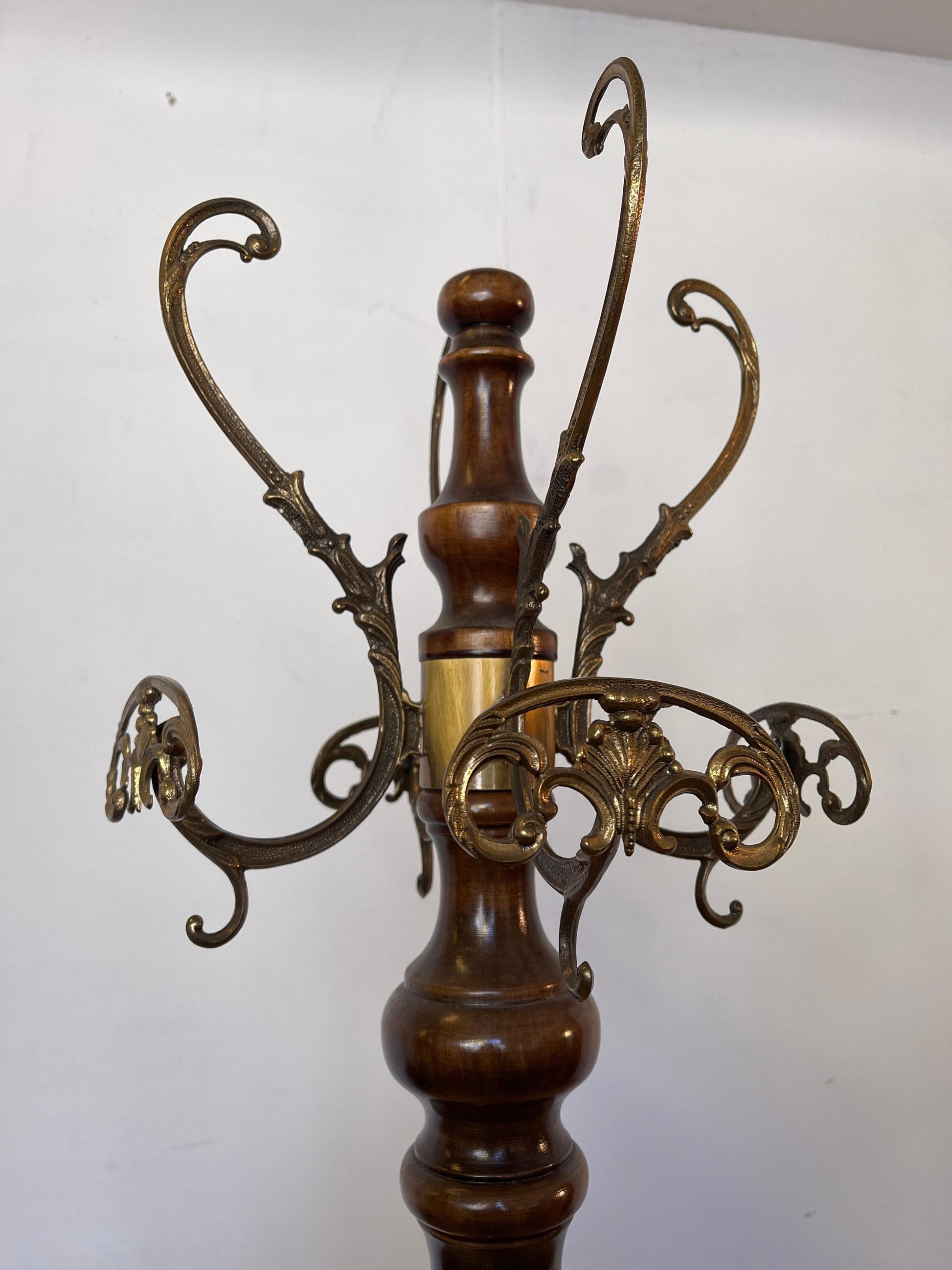 Appendiabiti classico in stile italiano in legno e bronzo degli anni '40