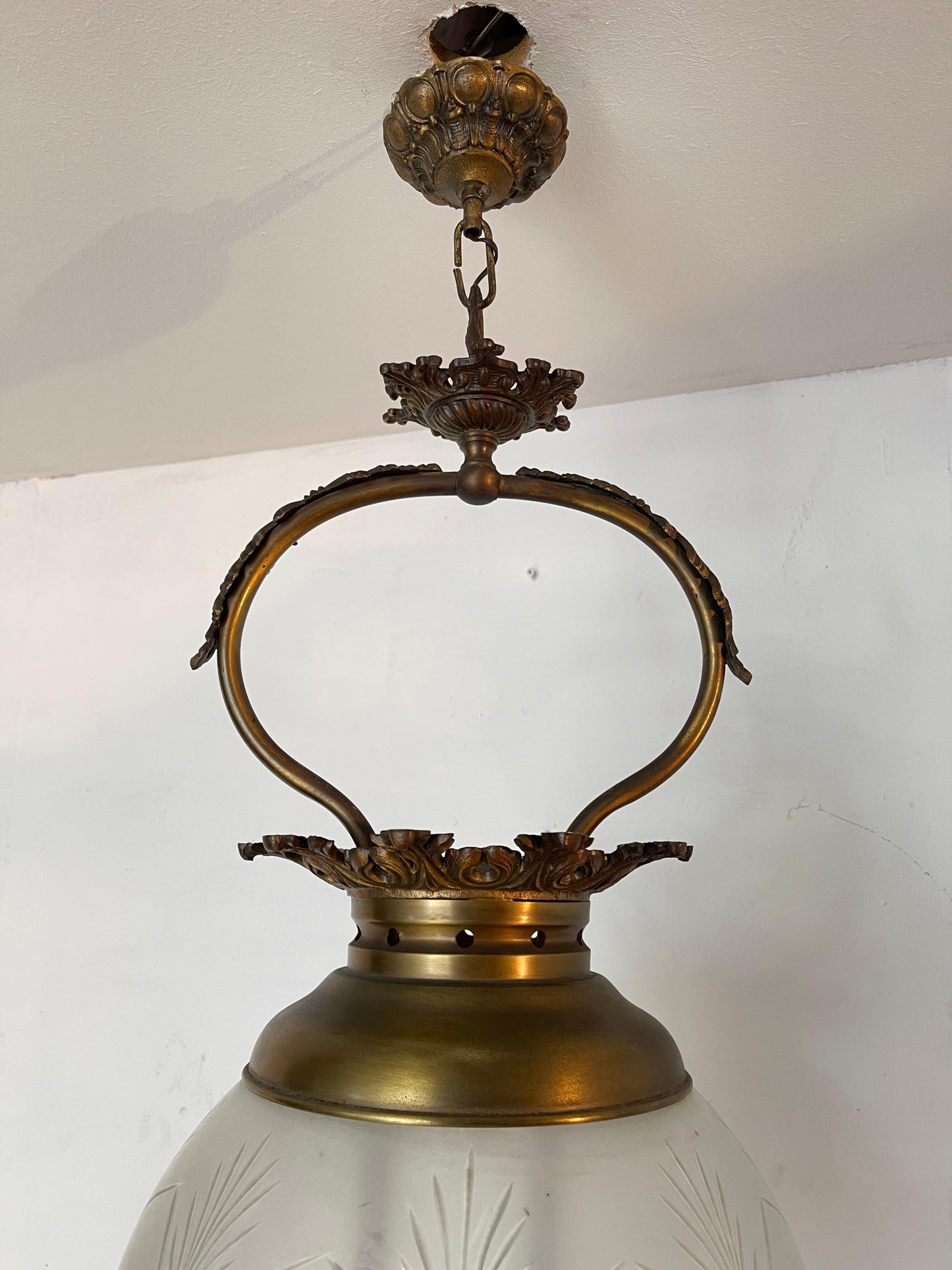 Antica lampada a sospensione in stile vittoriano del XX secolo