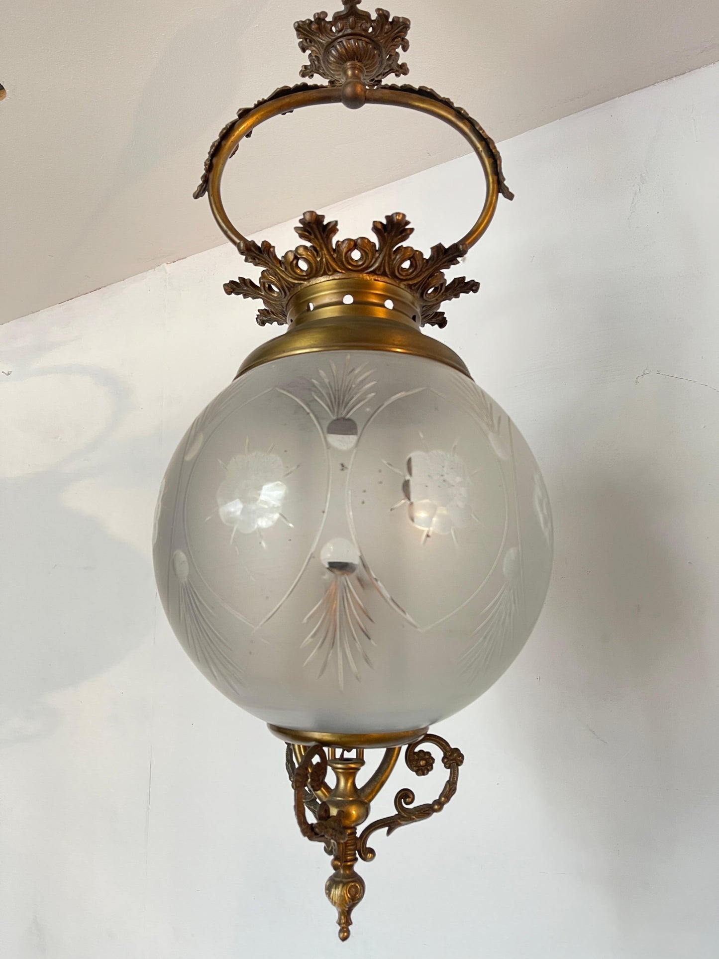 Antica lampada a sospensione in stile vittoriano del XX secolo