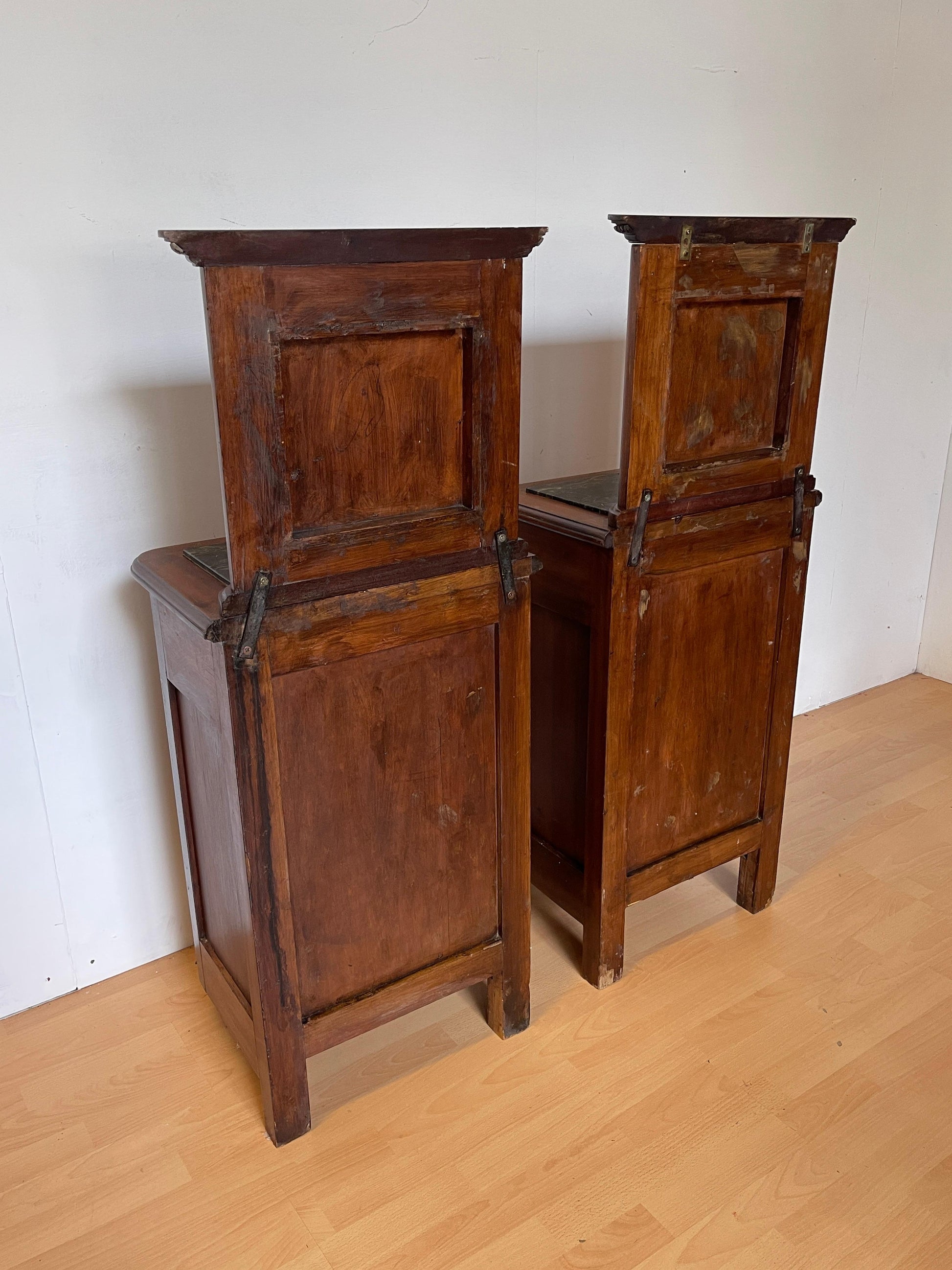 Coppia di comodini italiani in stile impero, anni '50