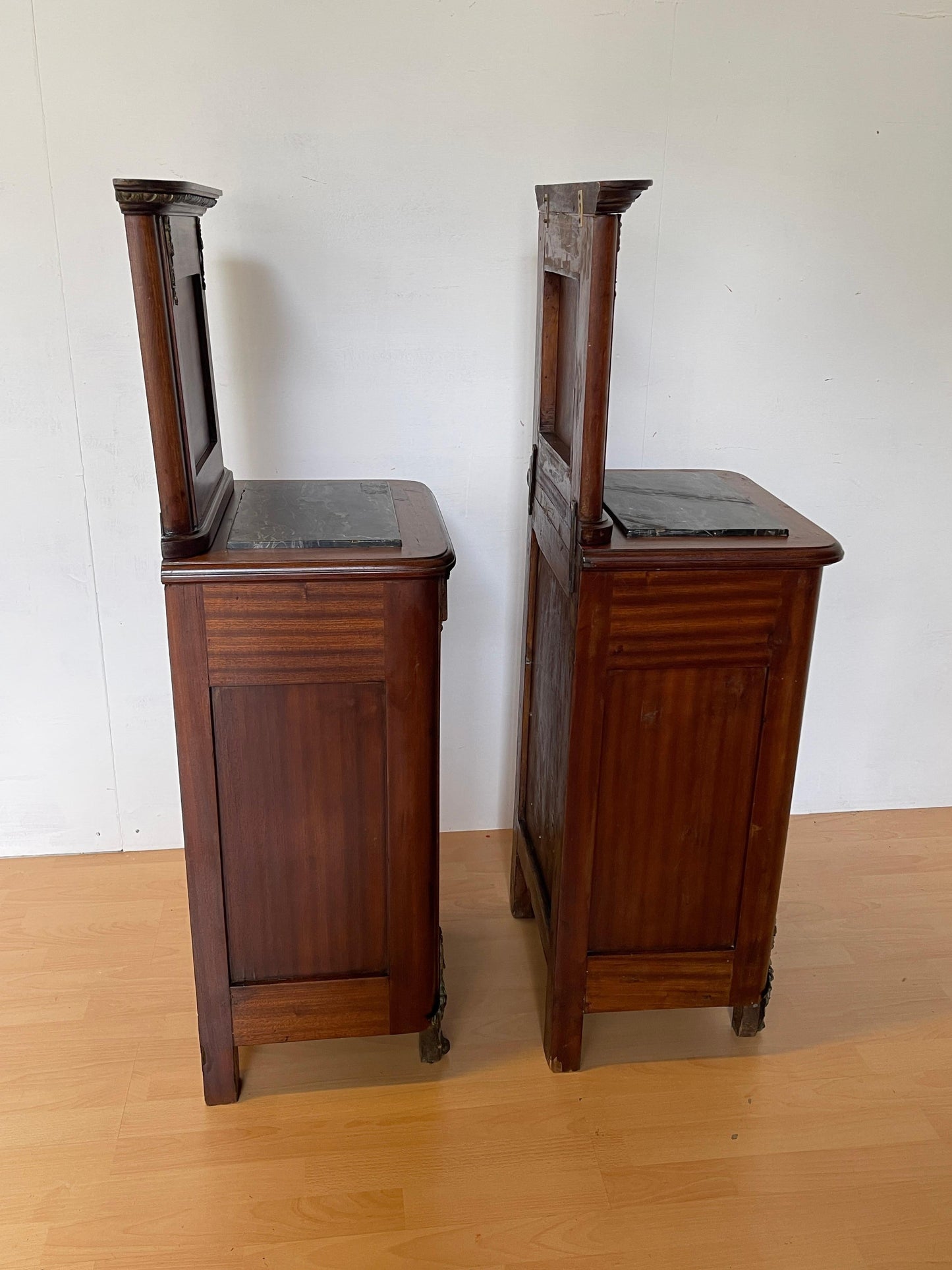 Coppia di comodini italiani in stile impero, anni '50