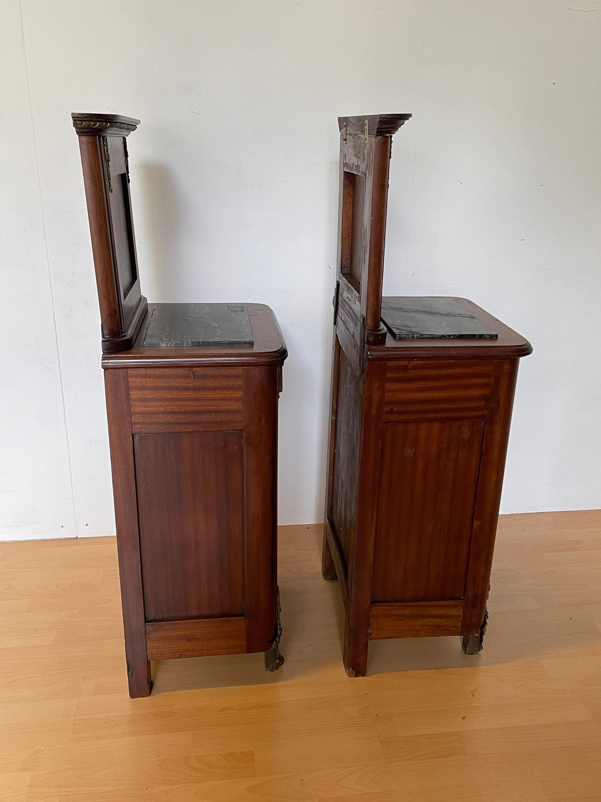 Coppia di comodini italiani in stile impero, anni '50