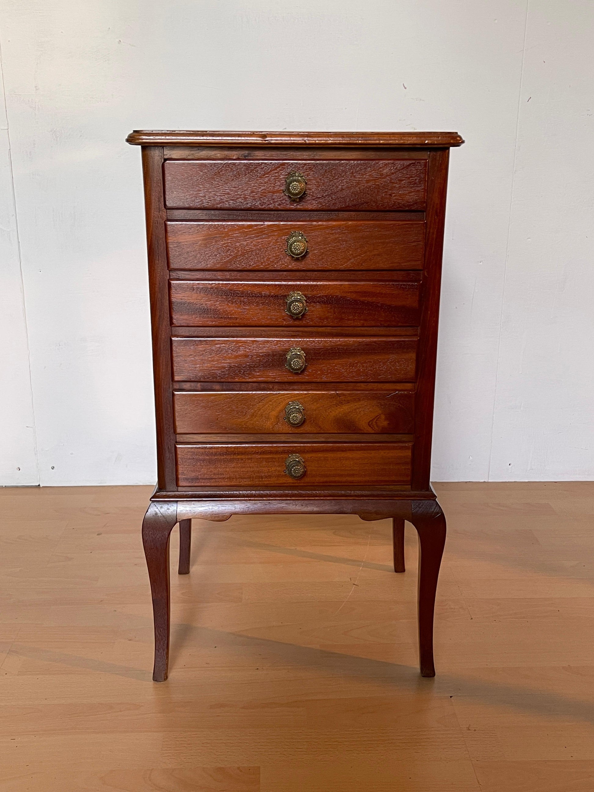 Cassettiera in Legno Massello con 6 Cassetti e Maniglie Dorate, Italia anni '50