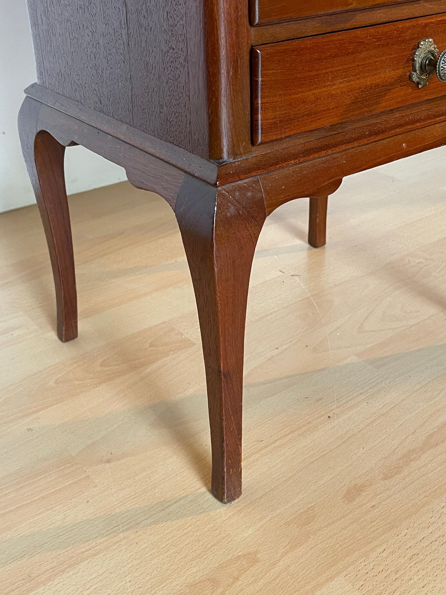 Cassettiera in Legno Massello con 6 Cassetti e Maniglie Dorate, Italia anni '50