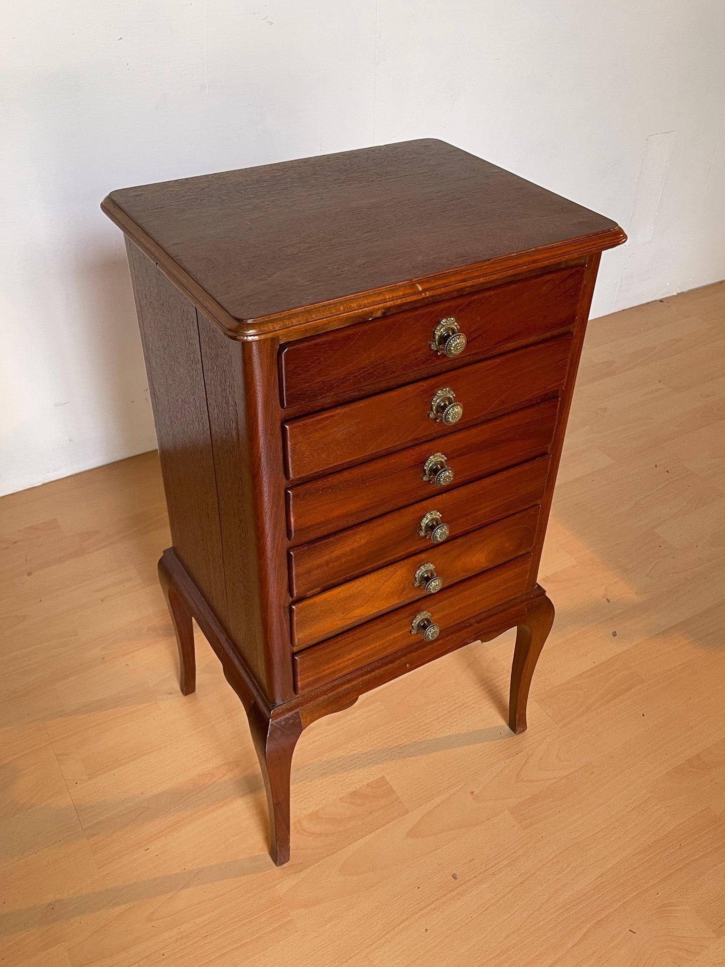 Cassettiera in Legno Massello con 6 Cassetti e Maniglie Dorate, Italia anni '50