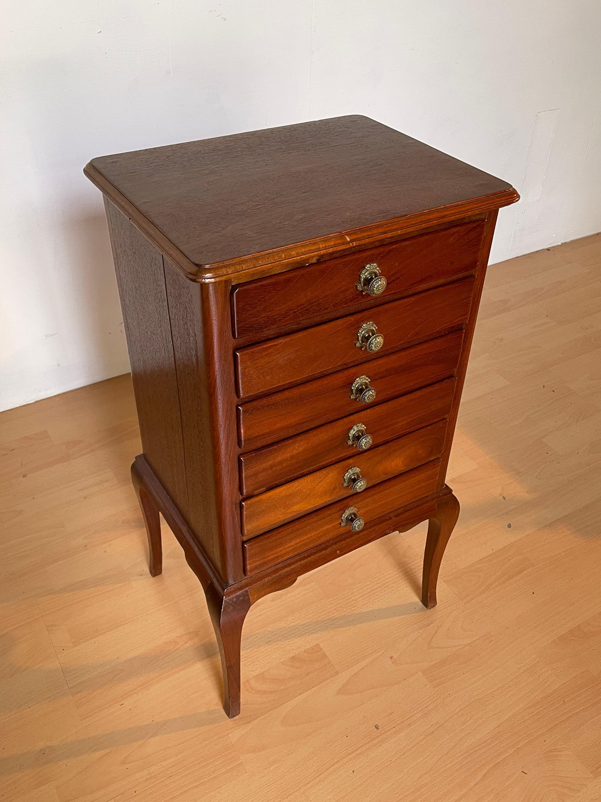 Cassettiera in Legno Massello con 6 Cassetti e Maniglie Dorate, Italia anni '50