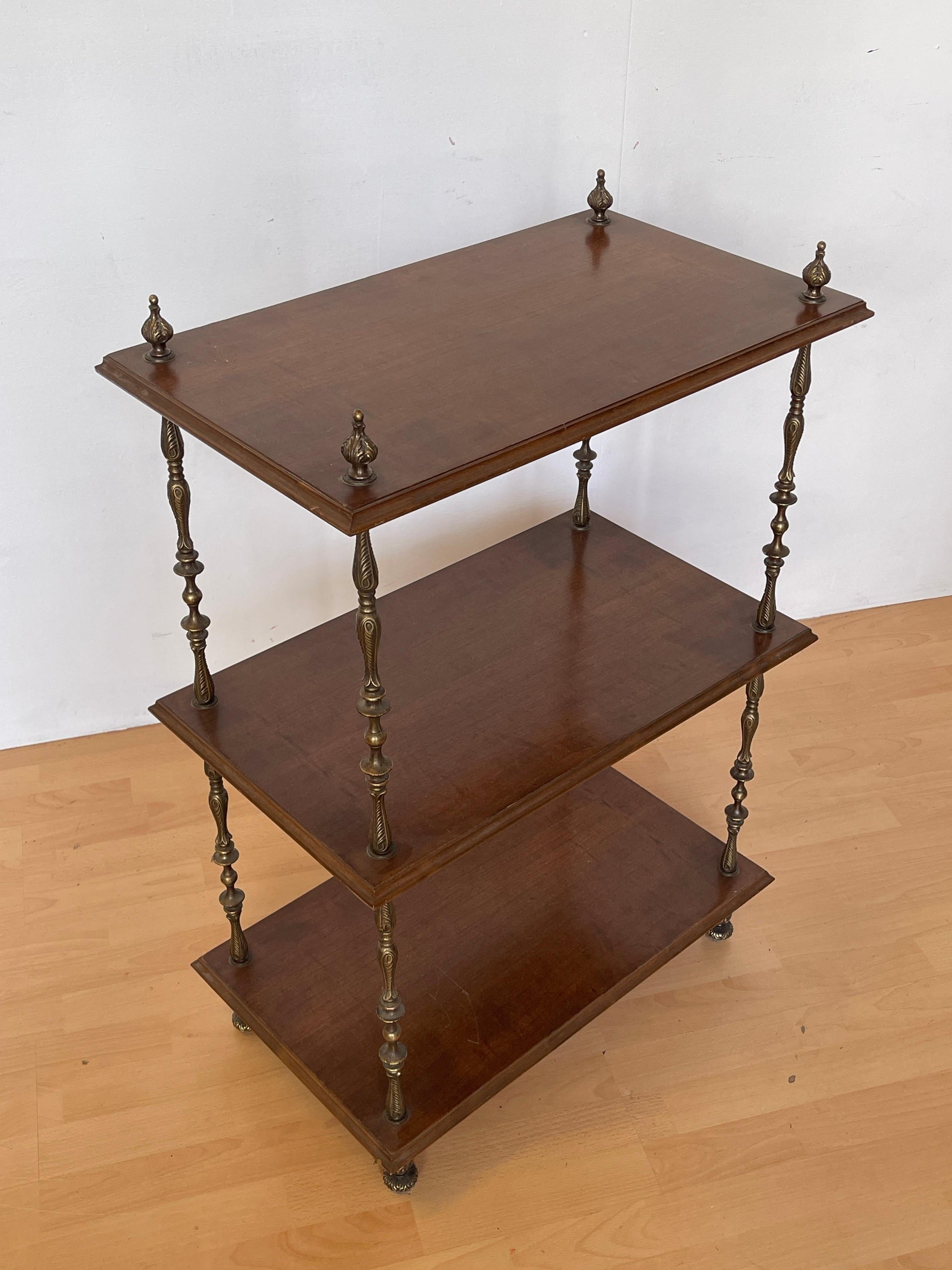 Elegante Libreria italiana con 3 Ripiani in Legno e Dettagli in Bronzo, anni '80