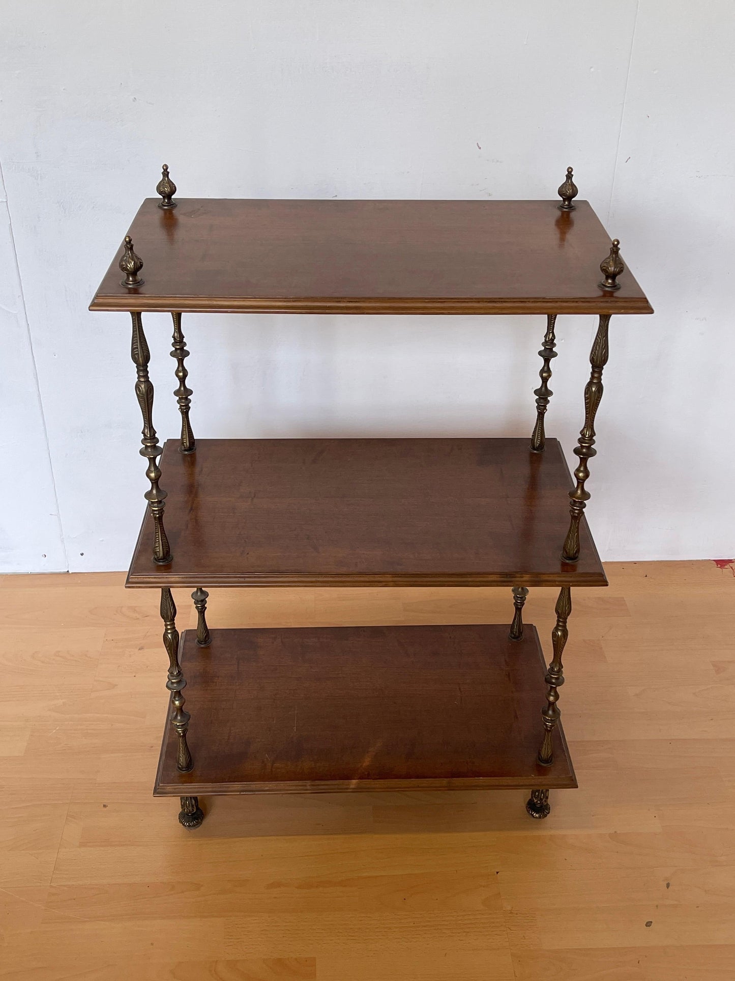 Elegante Libreria italiana con 3 Ripiani in Legno e Dettagli in Bronzo, anni '80