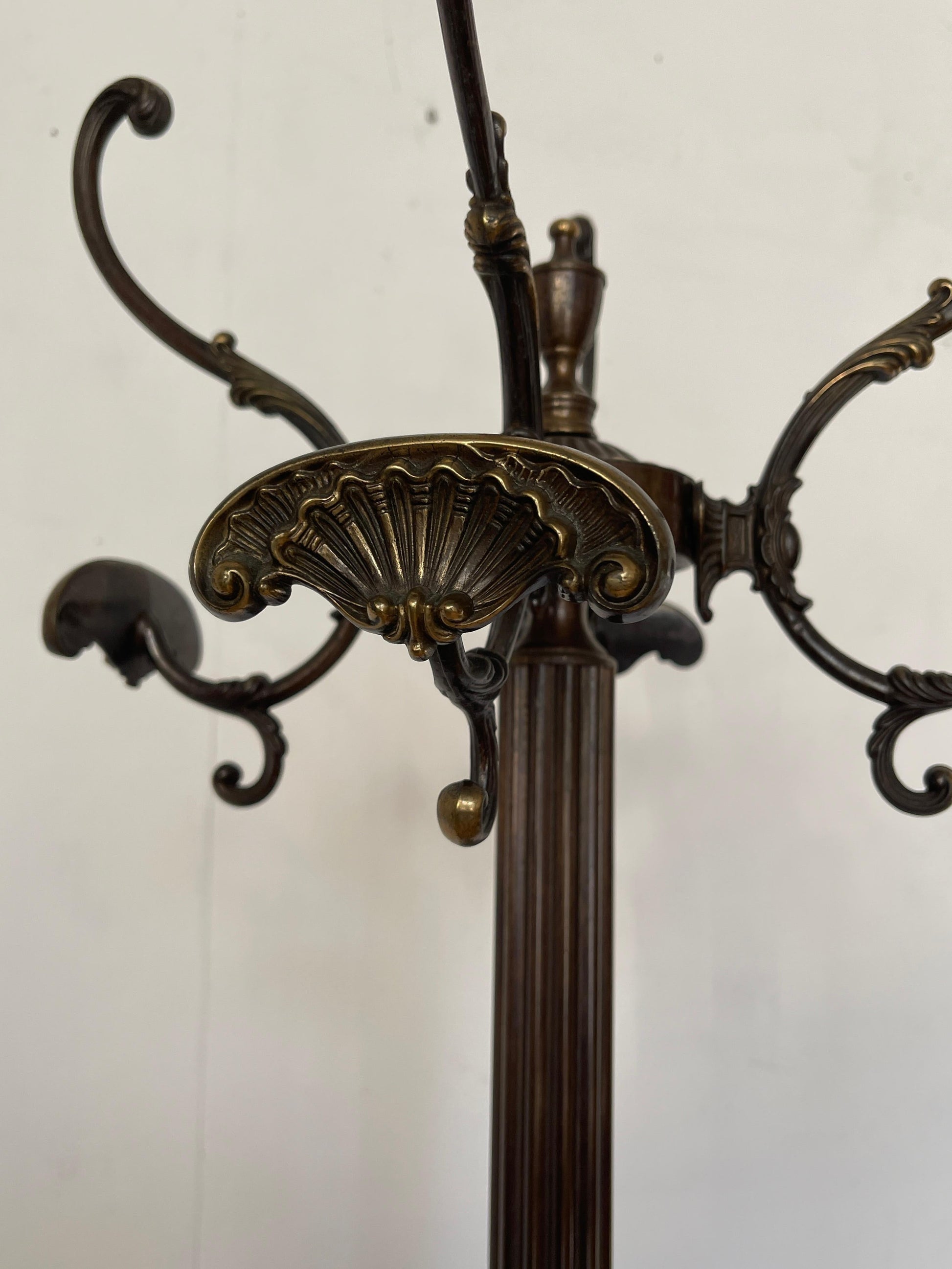 Appendiabiti italiano in Bronzo Forgiato con Dettagli Eleganti, anni '70