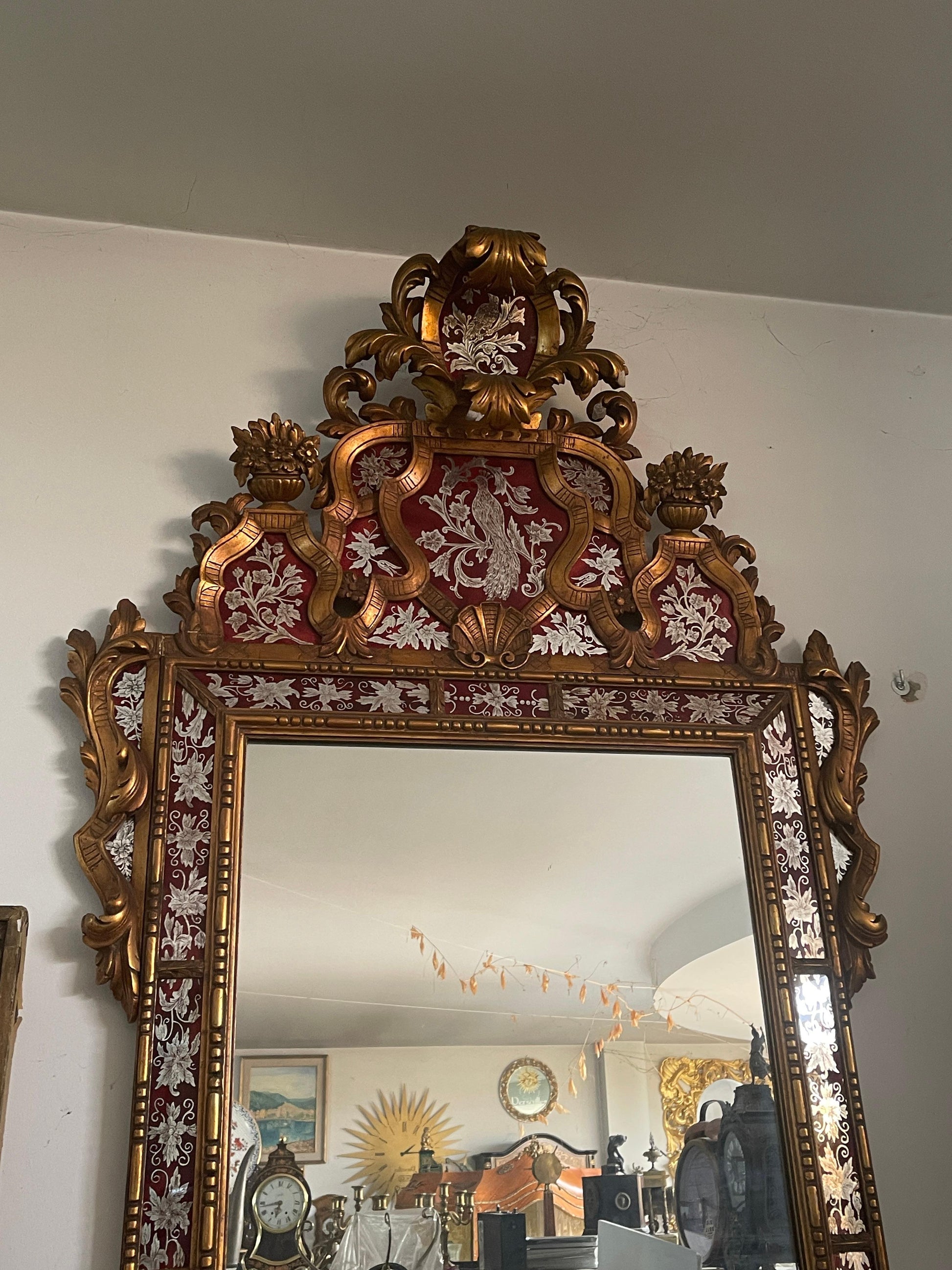 Specchio Antico con Cornice Dorata in Stile Barocco - Eleganza e Raffinatezza