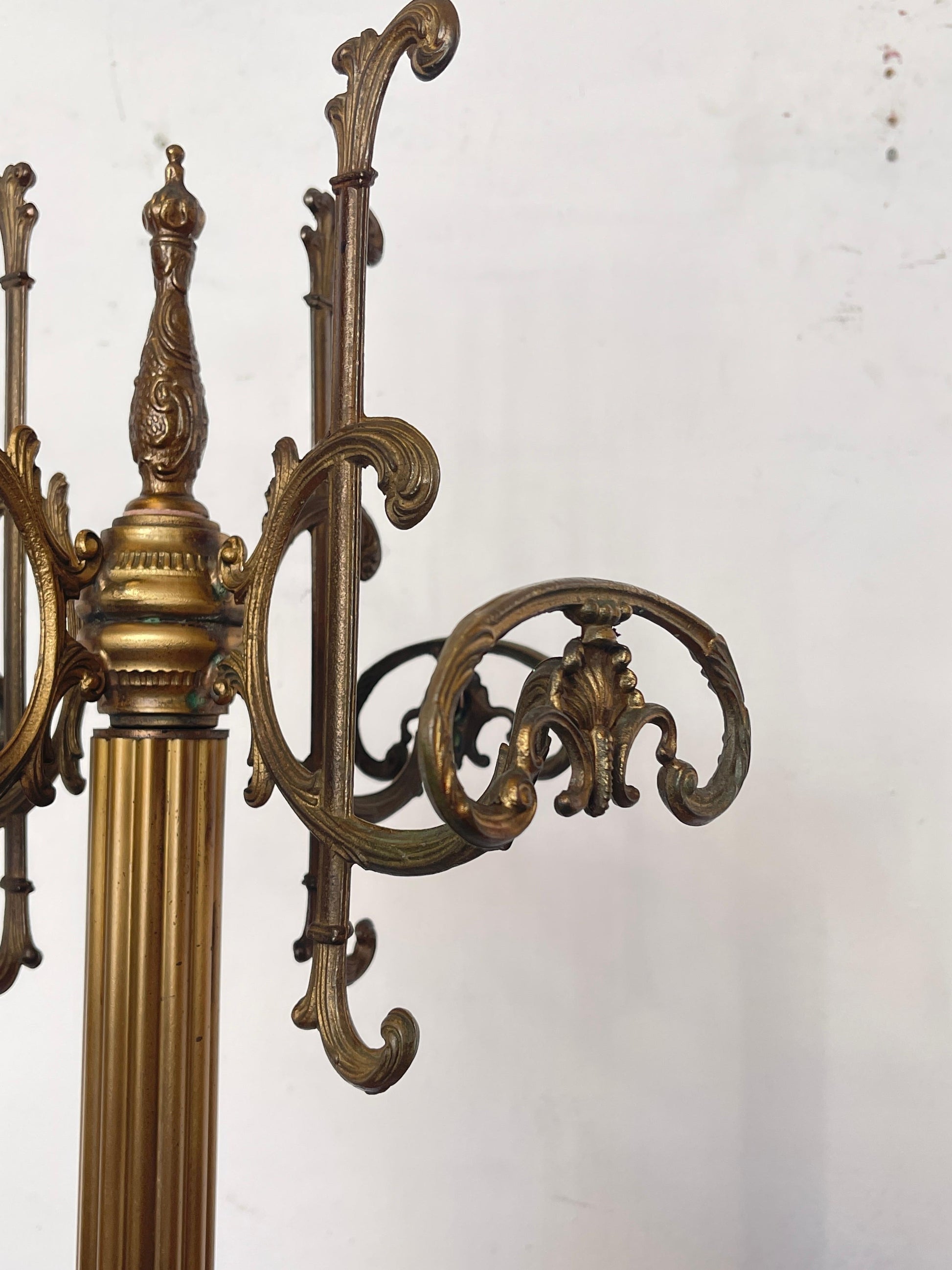 Attaccapanni Antico in Ottone - Eleganza Classica italiana