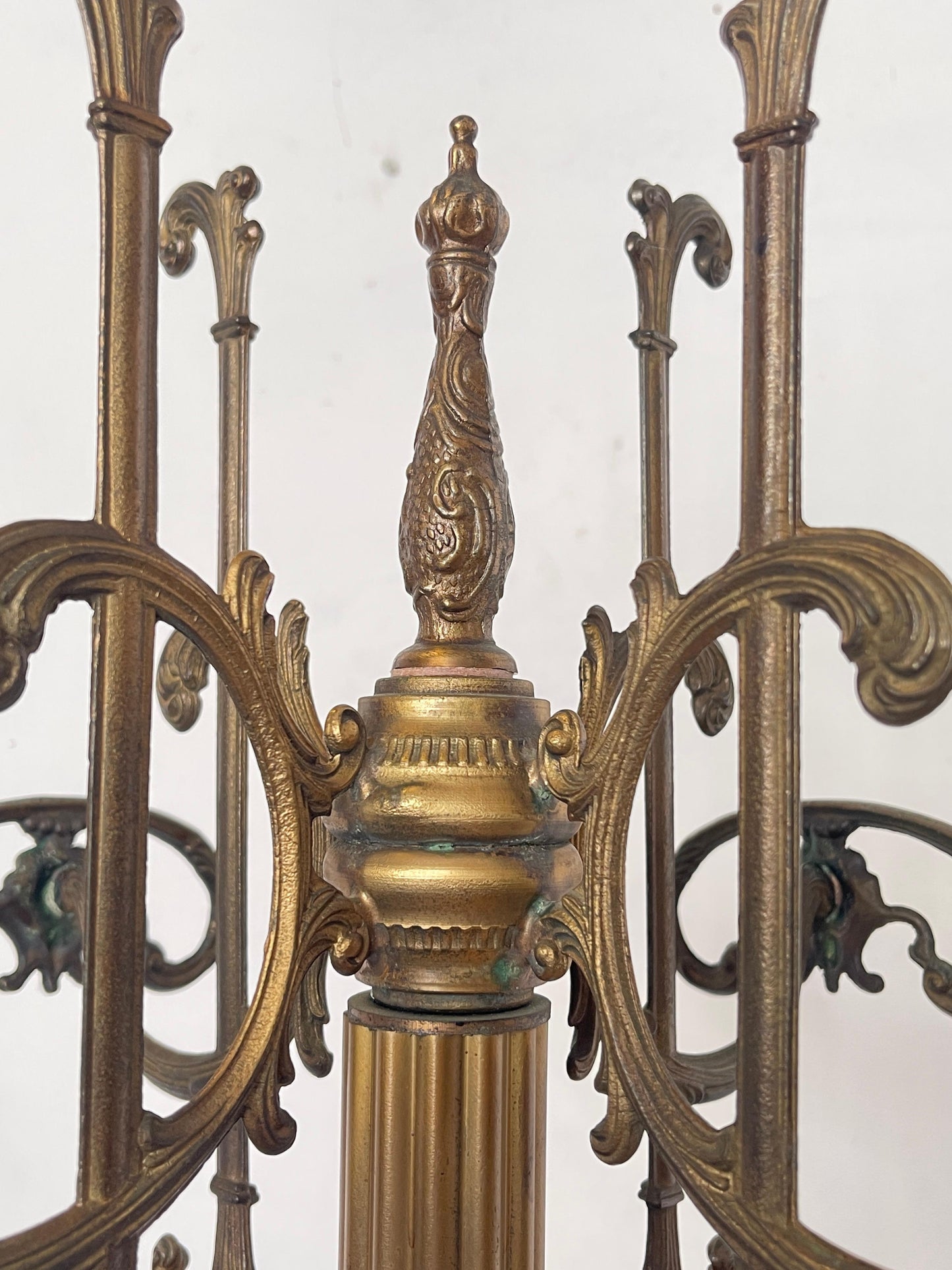 Attaccapanni Antico in Ottone - Eleganza Classica italiana